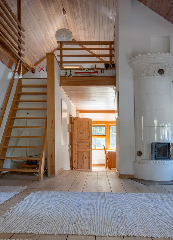 1980s Swedish Archipelago House with Expansive Gardens and Terrace - View image 28 of 64