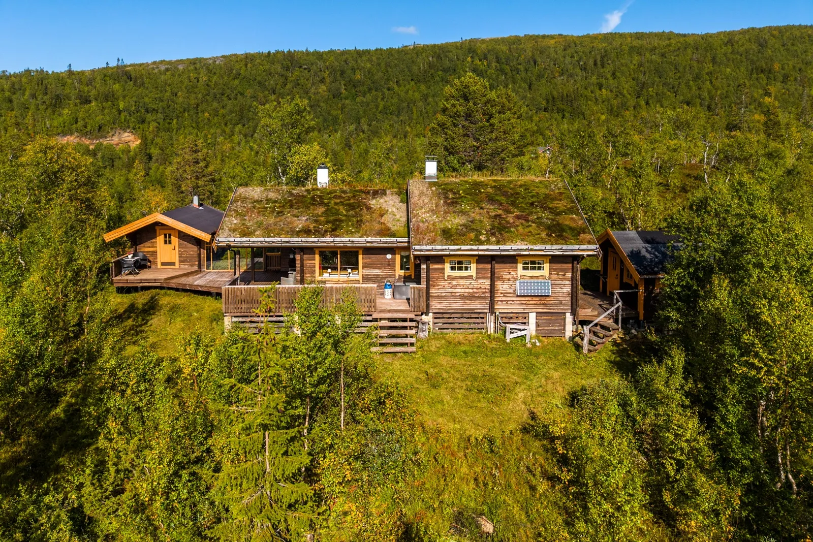 2007 Log Cabin with Sauna and Expansive Terrace in Reinfjellia, Norway - Image 1
