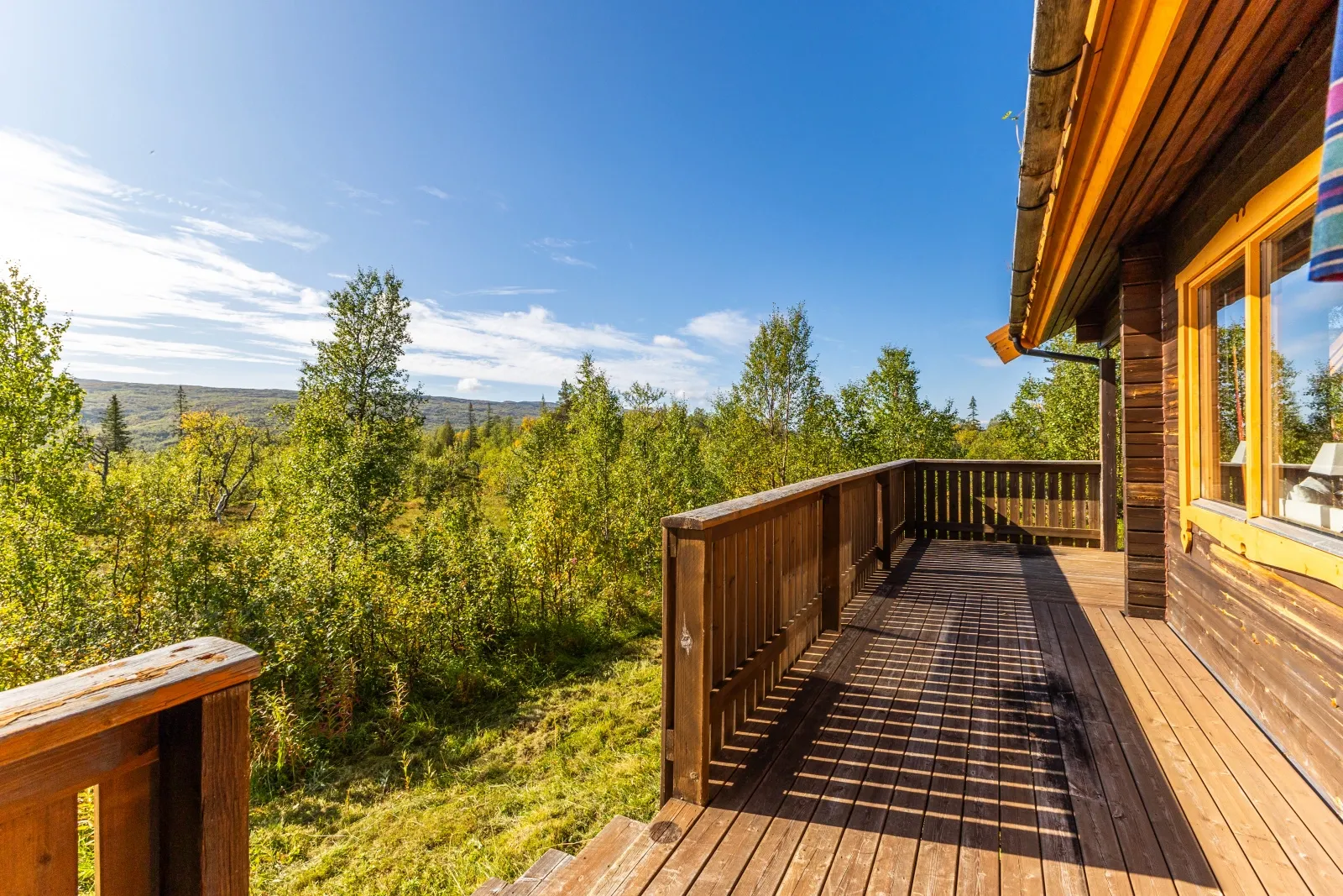 2007 Log Cabin with Sauna and Expansive Terrace in Reinfjellia, Norway - Image 2