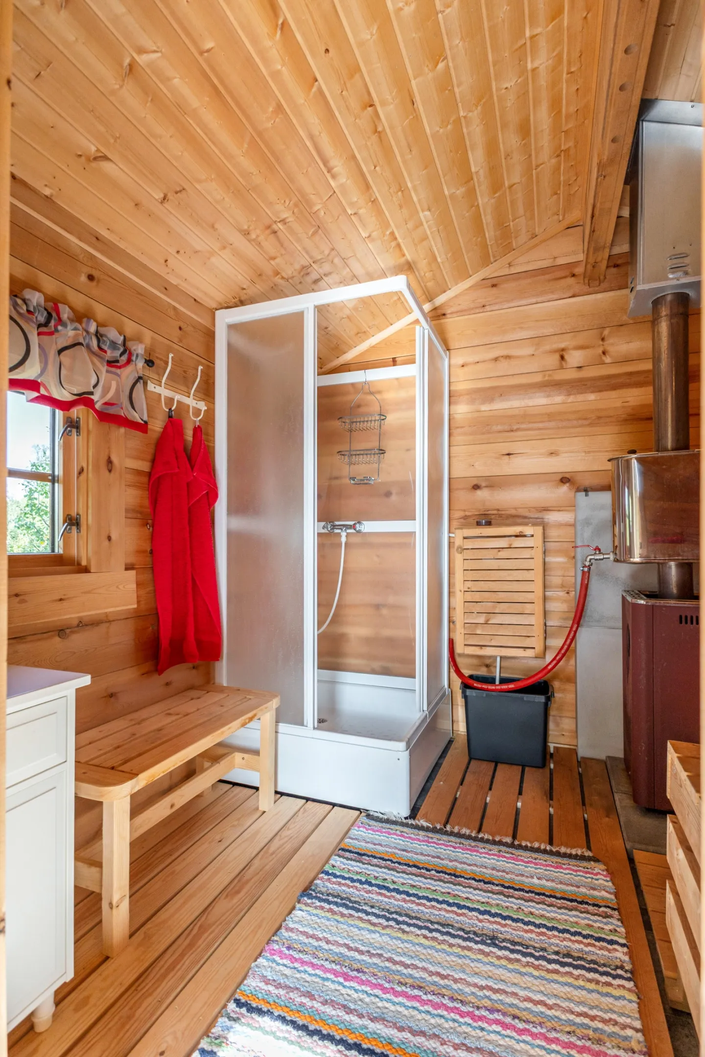 2007 Log Cabin with Sauna and Expansive Terrace in Reinfjellia, Norway - View image 23 of 38
