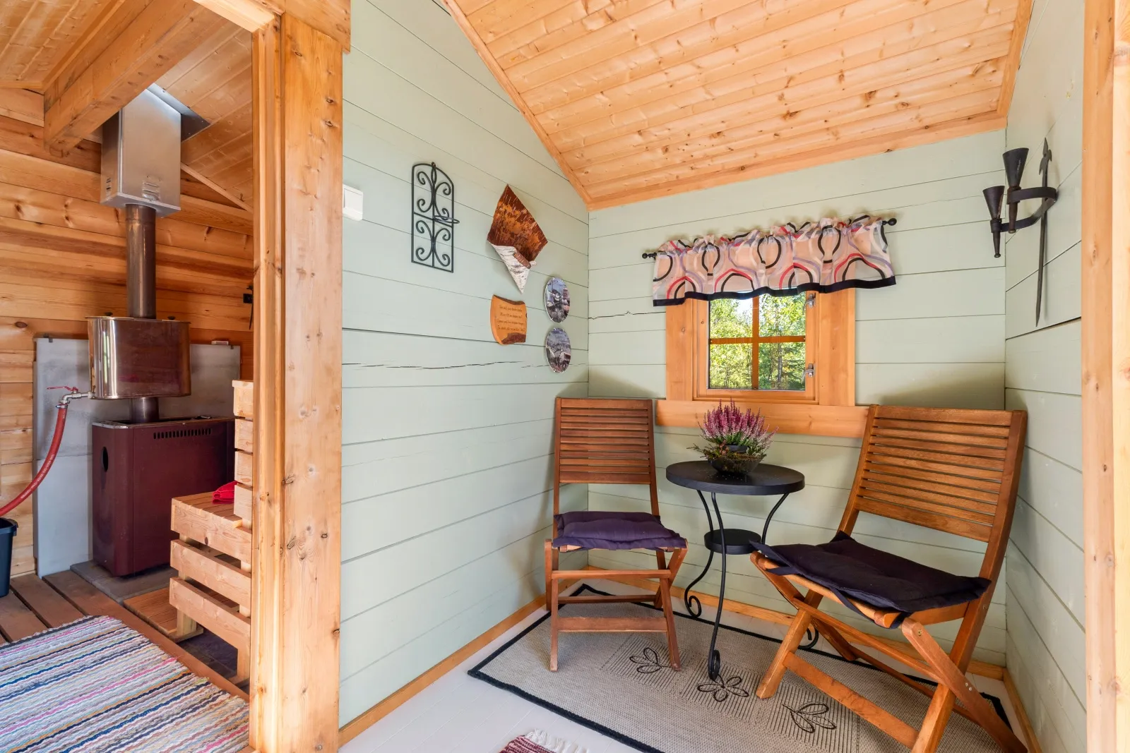 2007 Log Cabin with Sauna and Expansive Terrace in Reinfjellia, Norway - View image 24 of 38
