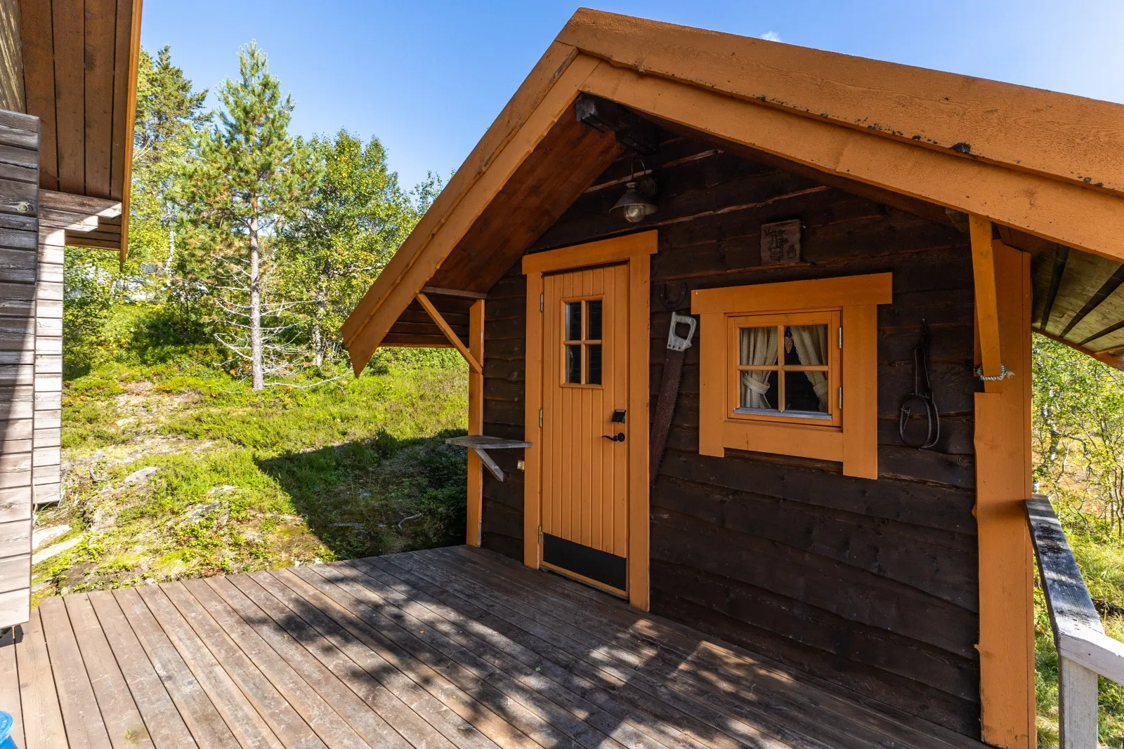 2007 Log Cabin with Sauna and Expansive Terrace in Reinfjellia, Norway - View image 30 of 38