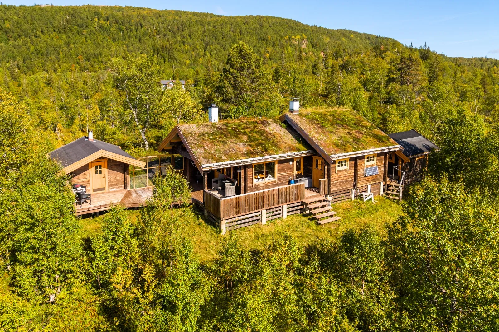 2007 Log Cabin with Sauna and Expansive Terrace in Reinfjellia, Norway - View image 33 of 38