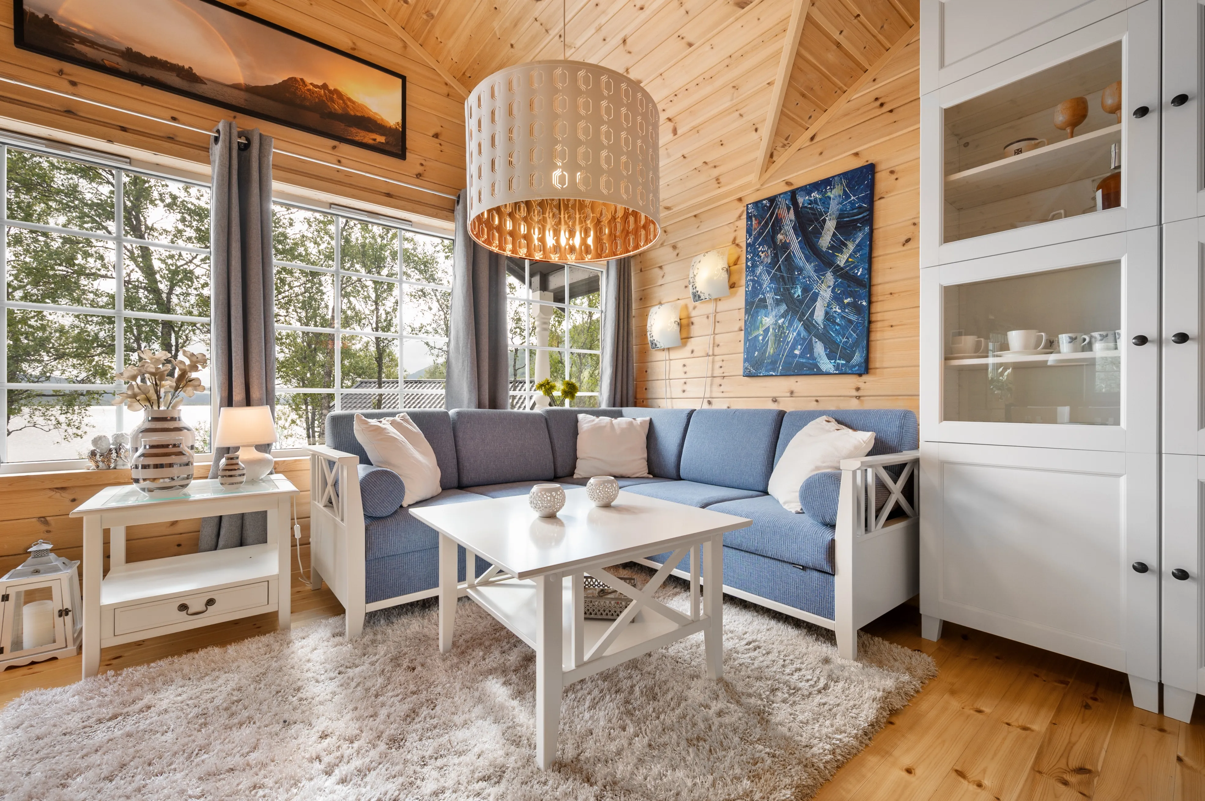 Modern 3-Bedroom Cabin with Lakeside Terrace in Scenic Grovfjord, Norway - View image 7 of 44