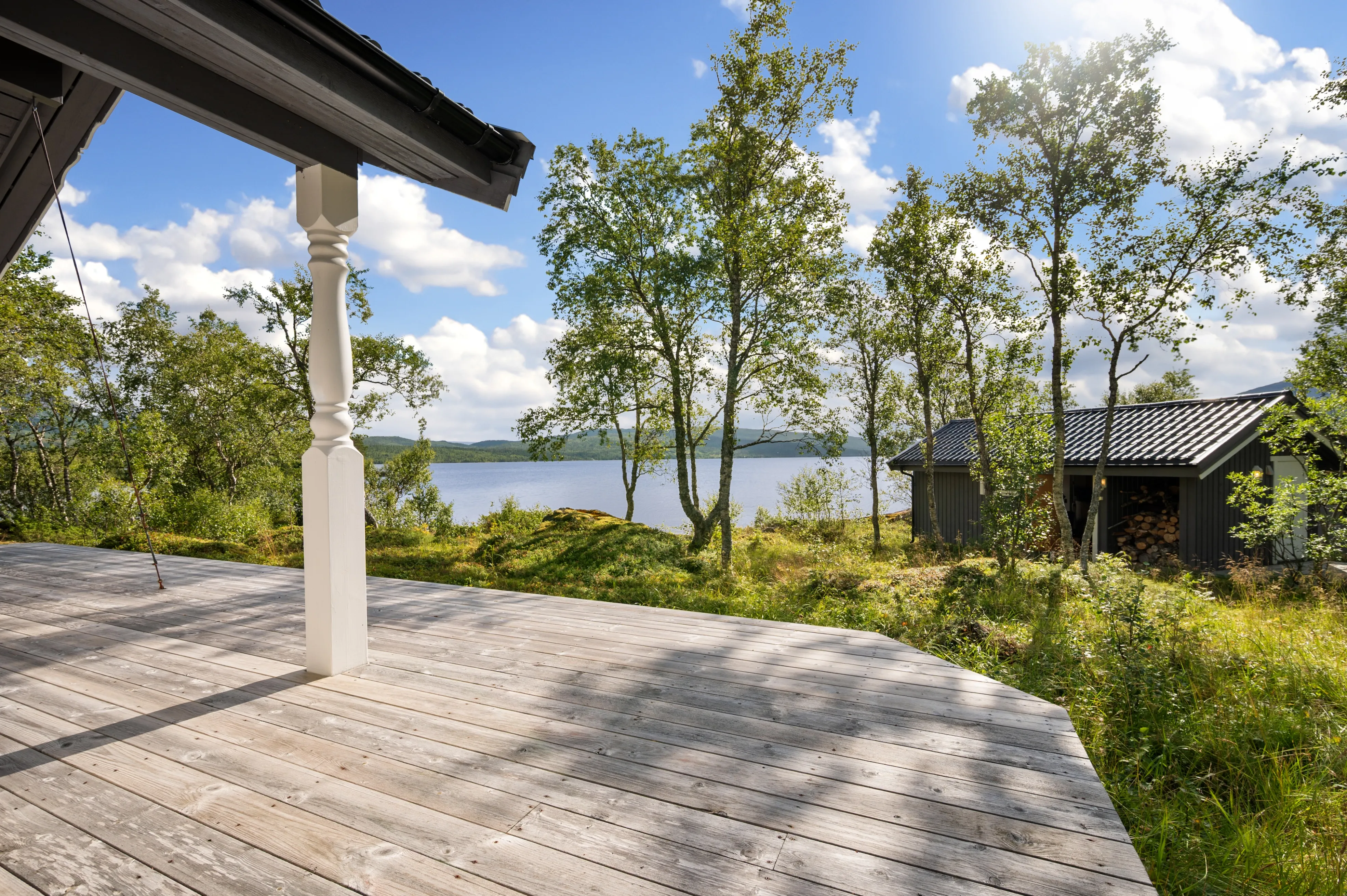 Modern 3-Bedroom Cabin with Lakeside Terrace in Scenic Grovfjord, Norway - View image 27 of 44