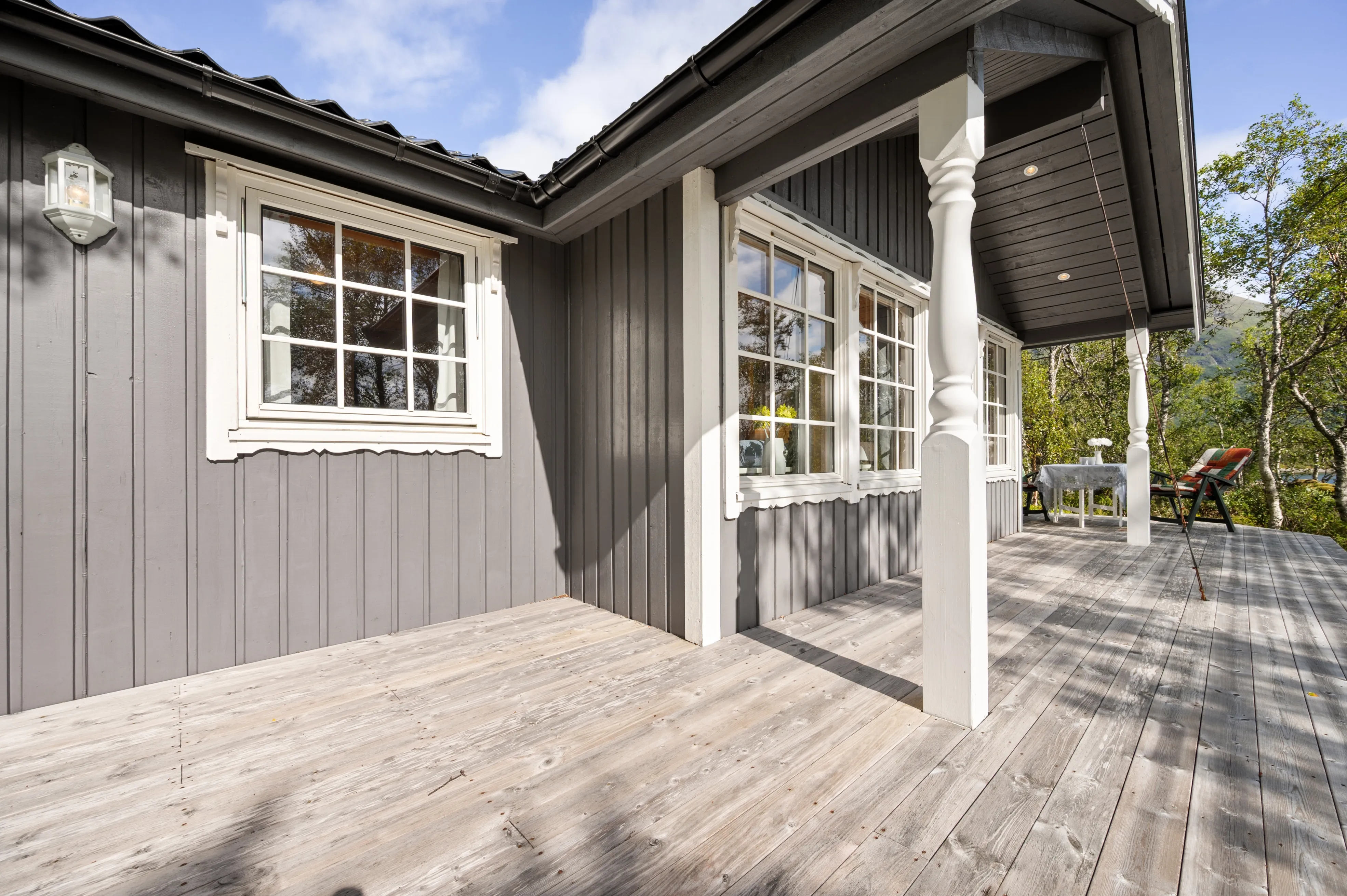 Modern 3-Bedroom Cabin with Lakeside Terrace in Scenic Grovfjord, Norway - View image 28 of 44