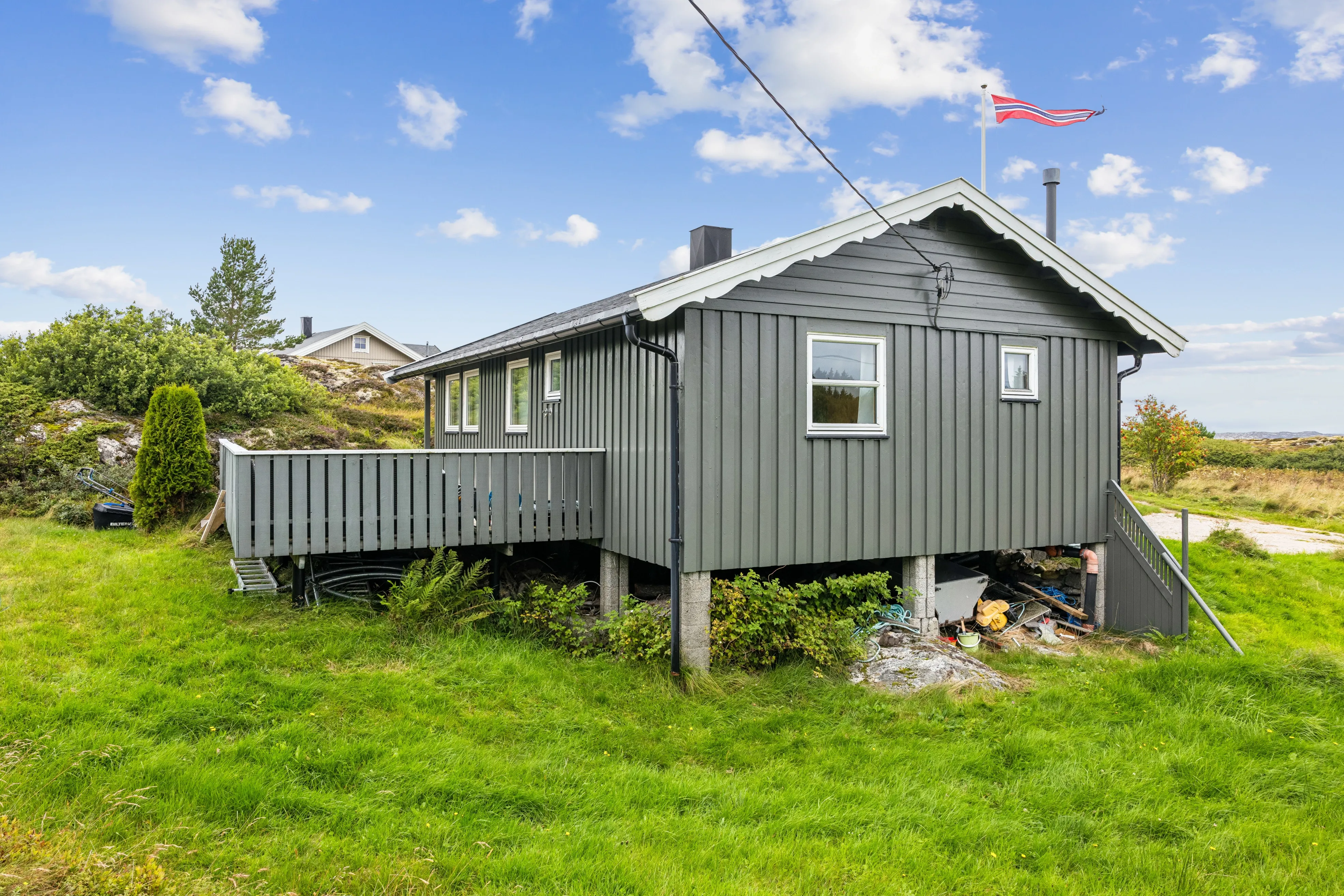 Coastal Retreat: 2-Bedroom House with Expansive Terrace in Kvenvær, Norway - View image 25 of 32