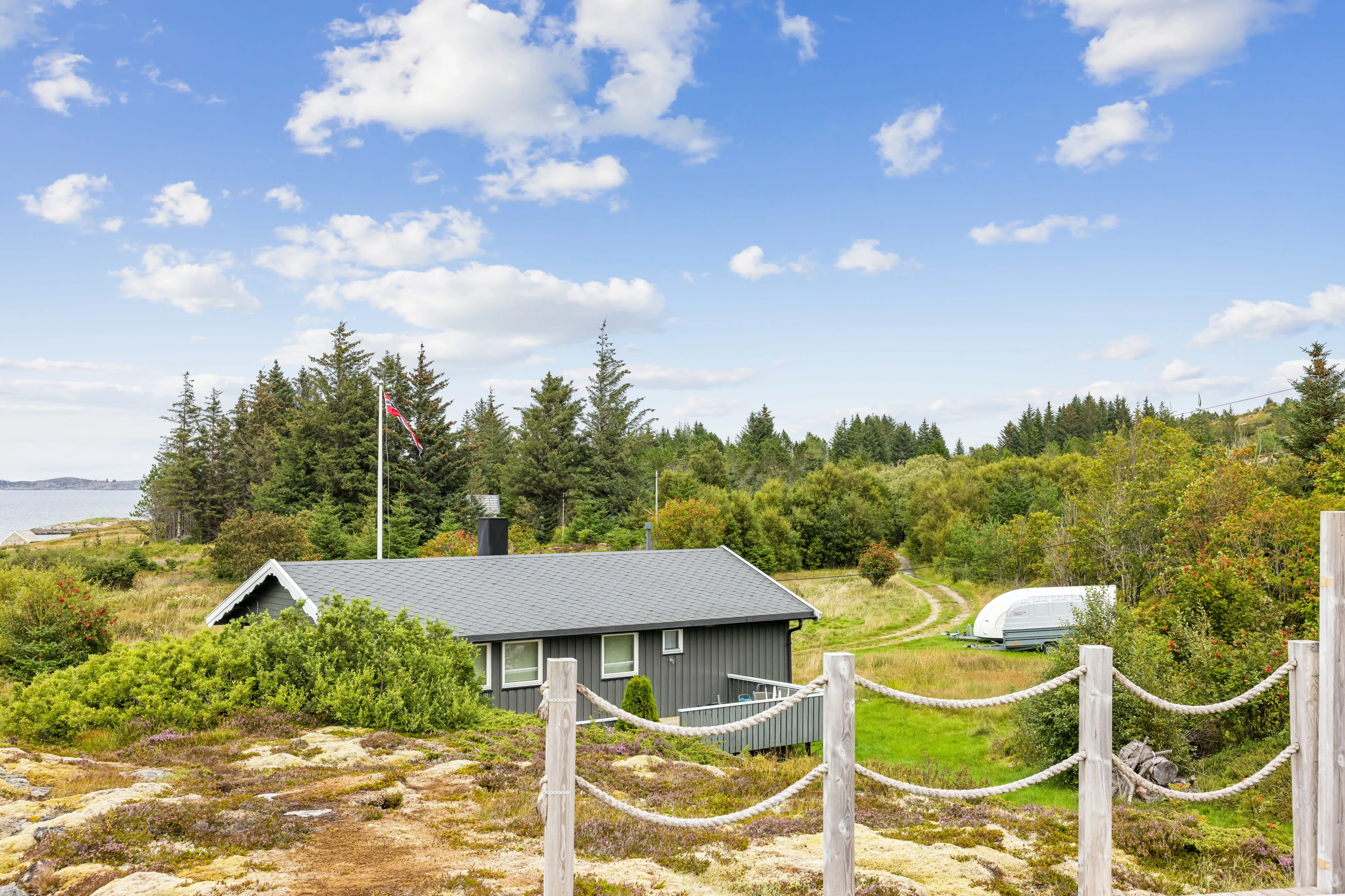 Coastal Retreat: 2-Bedroom House with Expansive Terrace in Kvenvær, Norway - View image 31 of 32