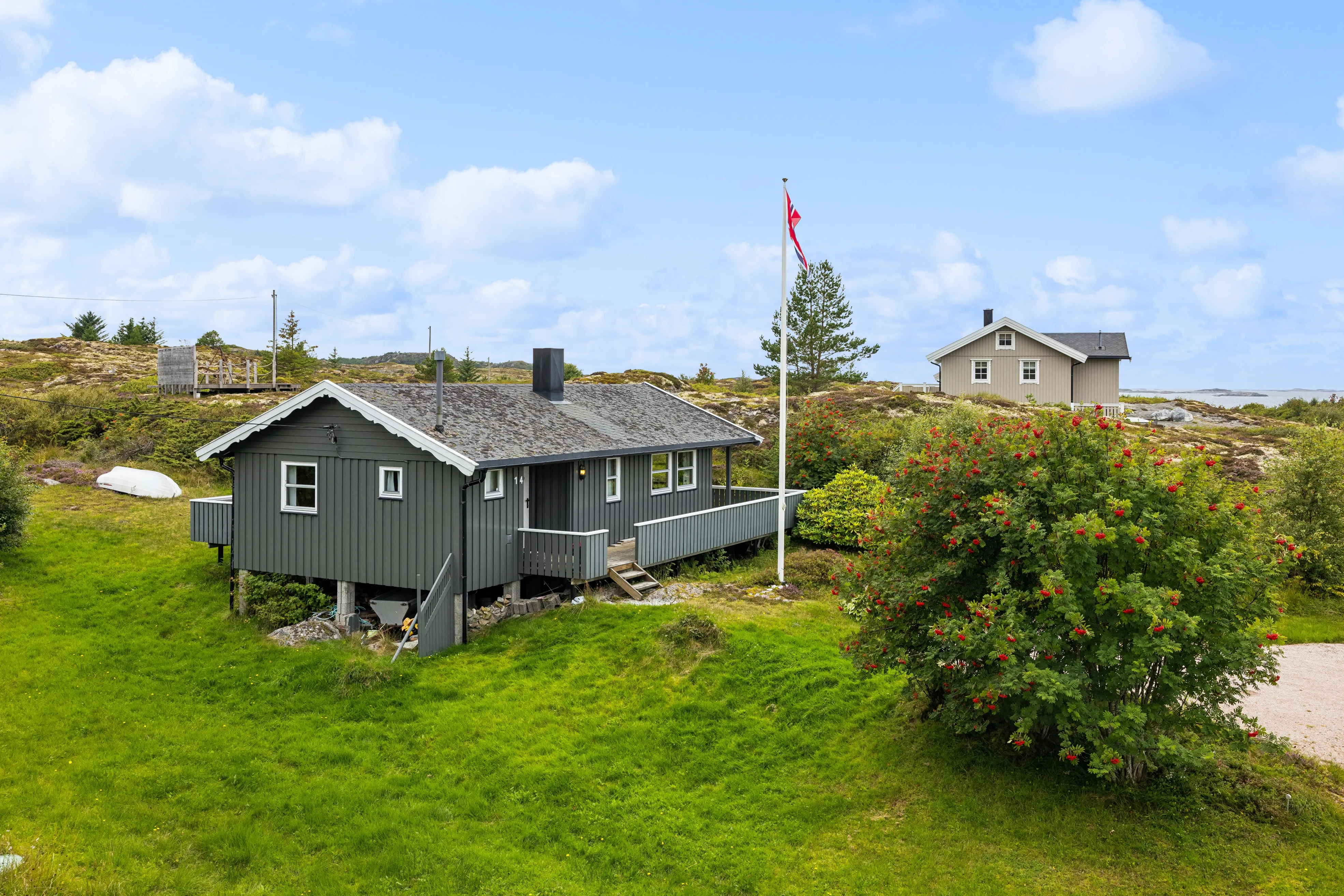Coastal Retreat: 2-Bedroom House with Expansive Terrace in Kvenvær, Norway - View image 32 of 32