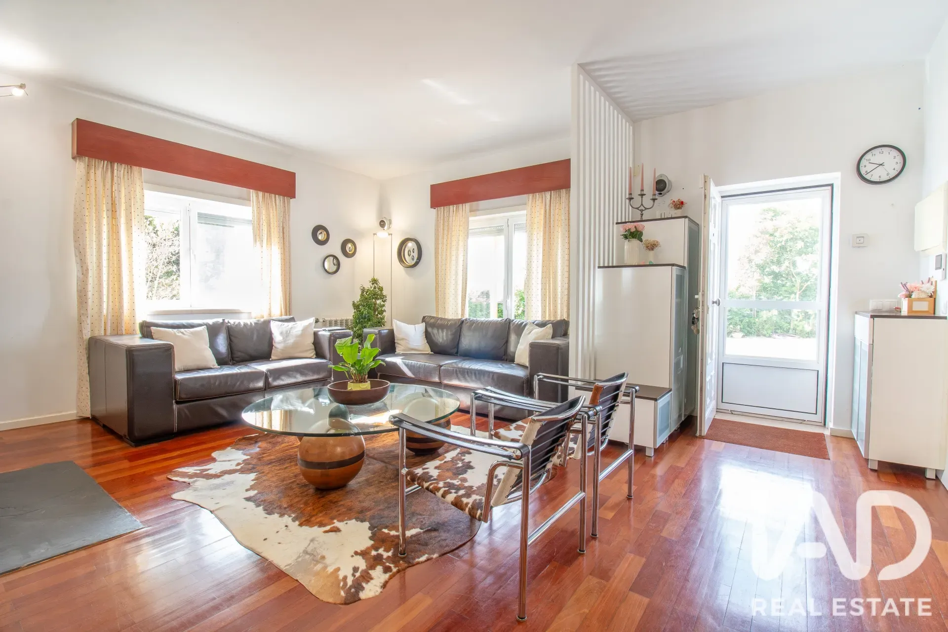 4-Bedroom House with Expansive Garden in Salir de Matos - Image 3