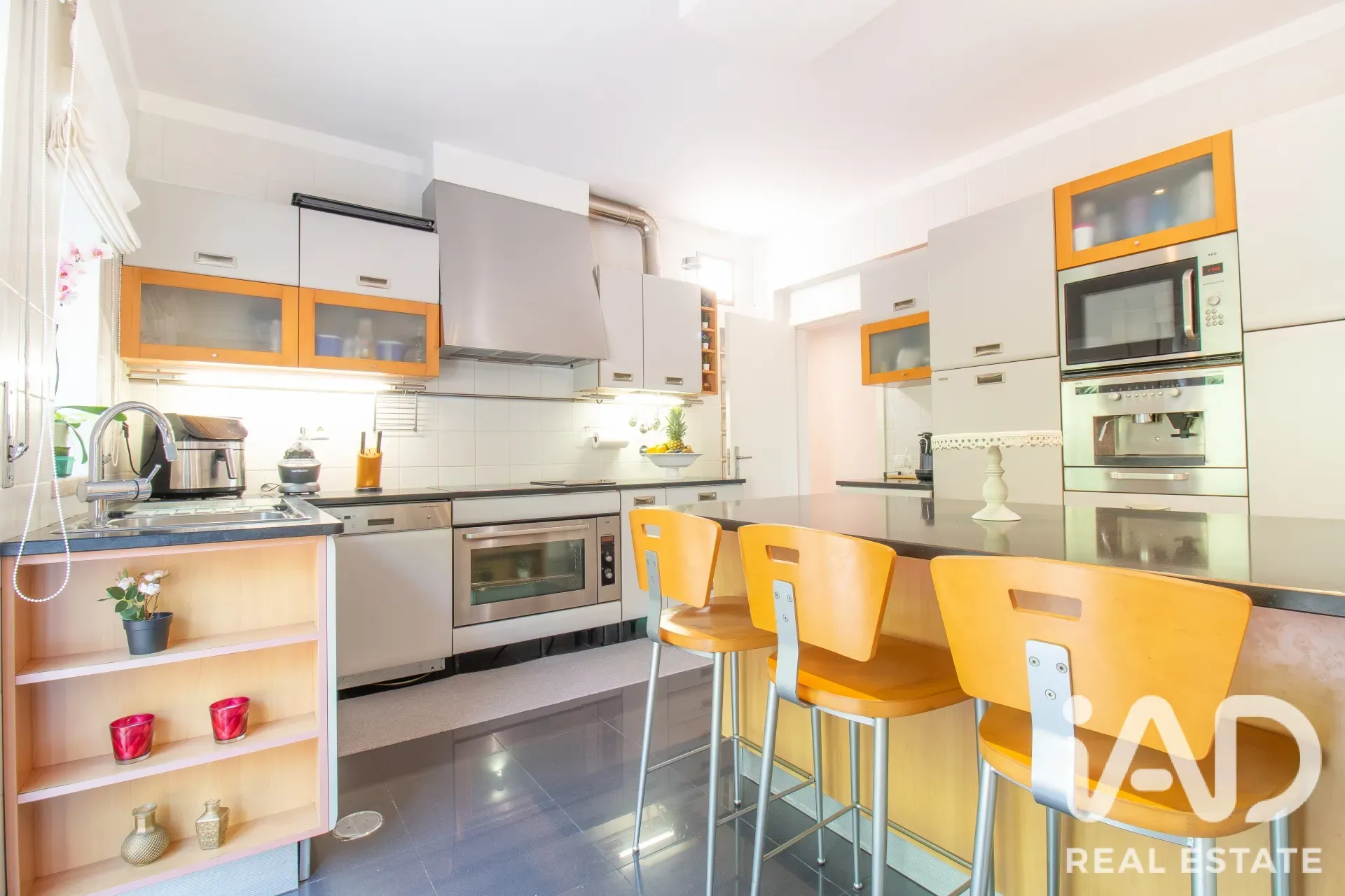 4-Bedroom House with Expansive Garden in Salir de Matos - View image 10 of 36