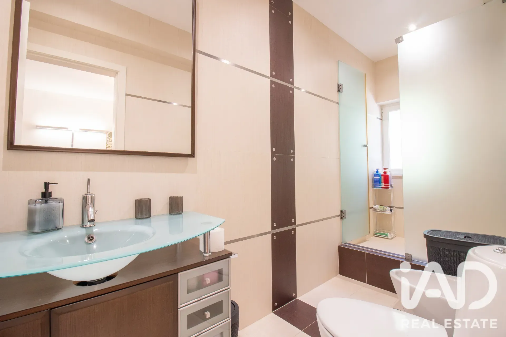 4-Bedroom House with Expansive Garden in Salir de Matos - View image 18 of 36