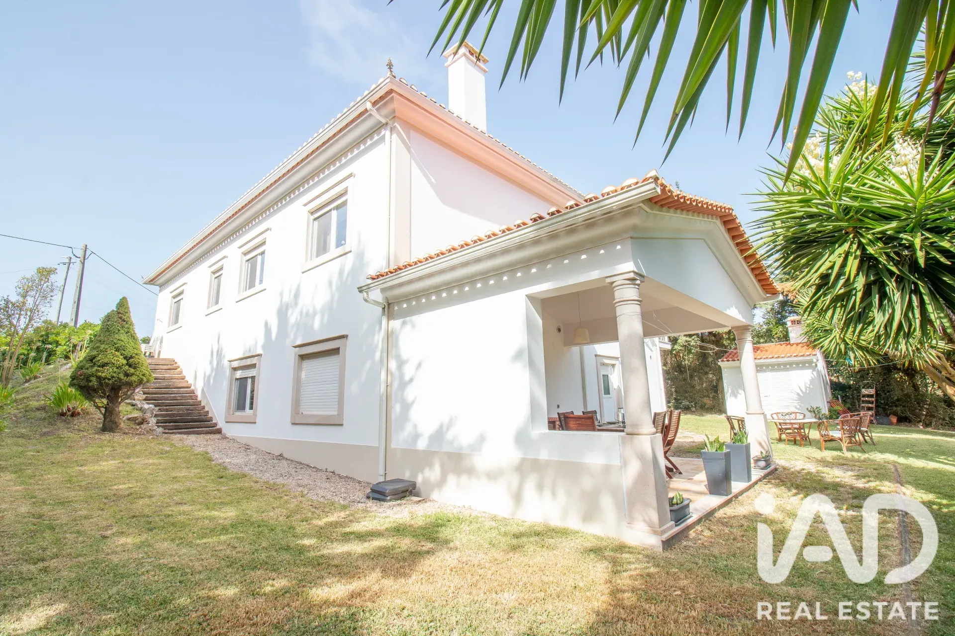 4-Bedroom House with Expansive Garden in Salir de Matos - View image 32 of 36