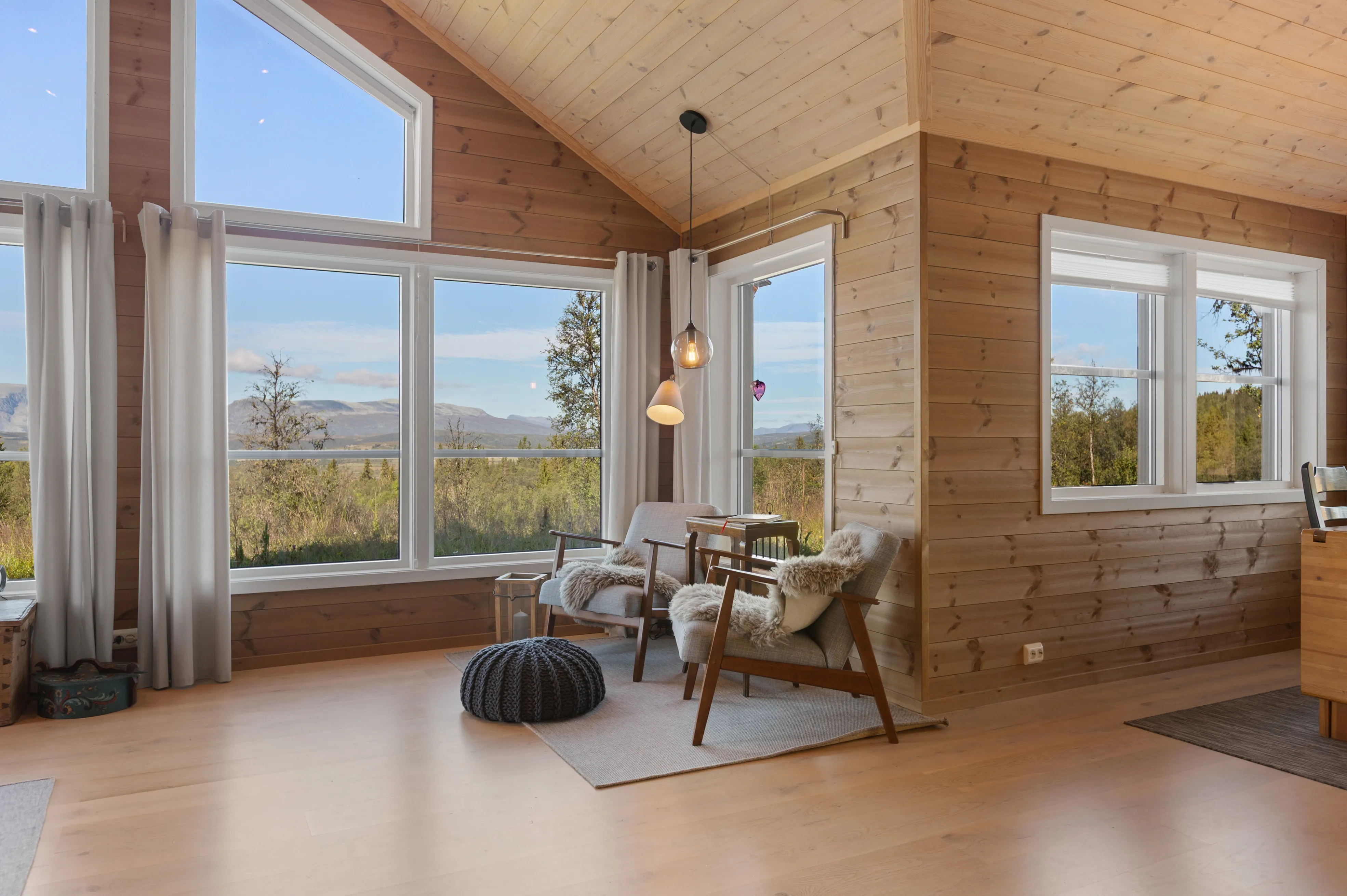 Modern 3-Bedroom House with Panoramic Views in Valdres, Norway - View image 12 of 52