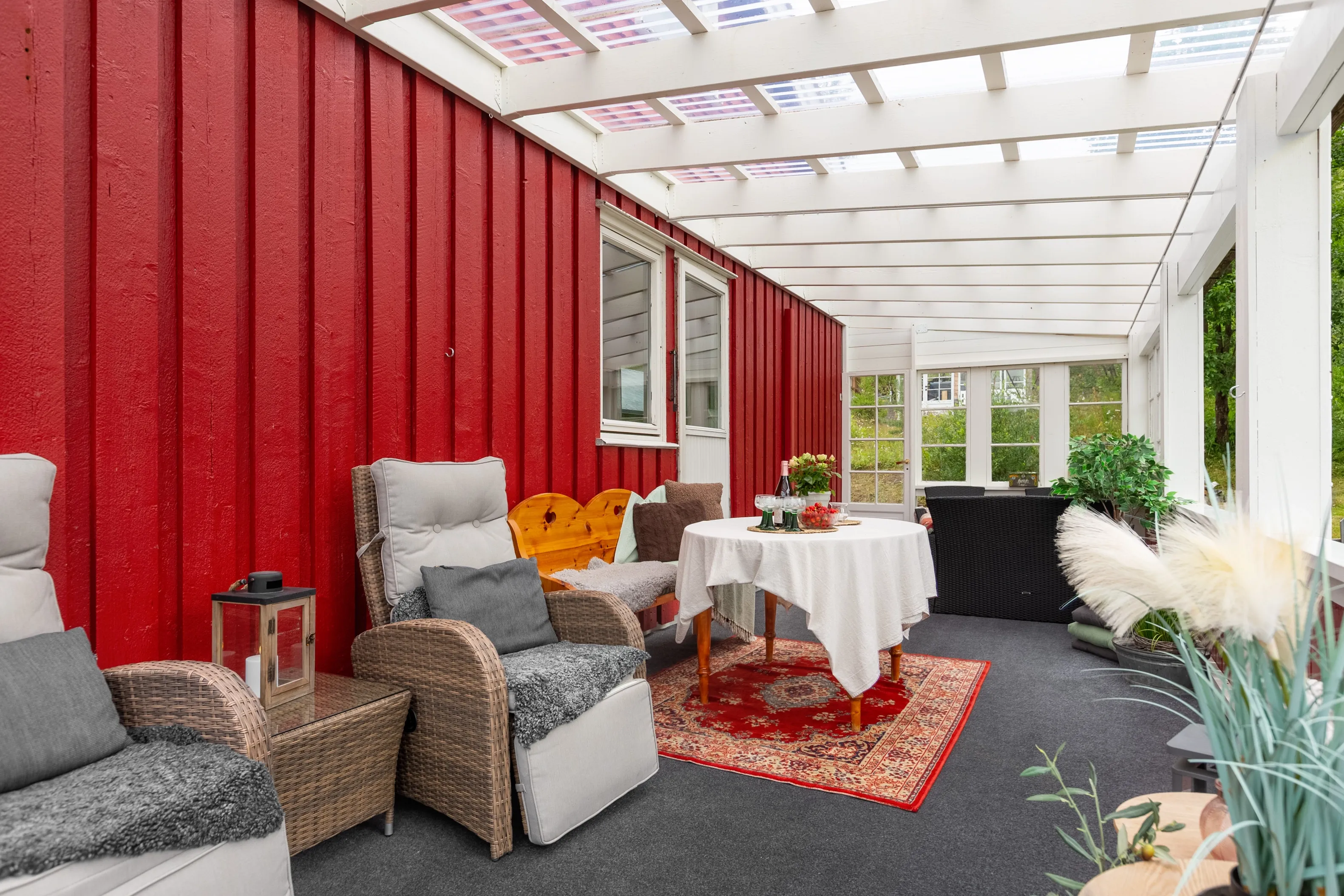 1970s Norwegian House with Solar Garage and Scenic Garden - View image 28 of 47