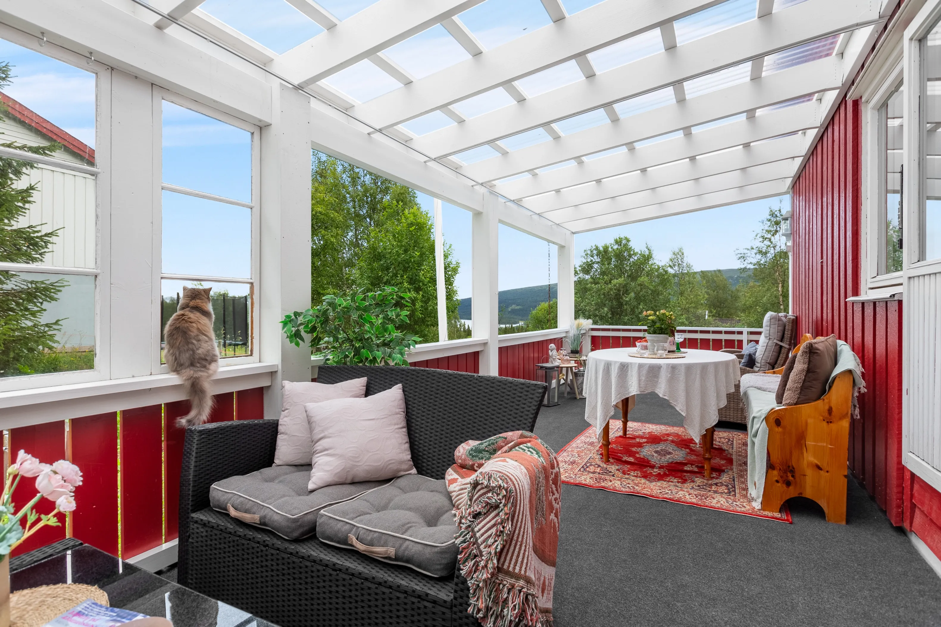 1970s Norwegian House with Solar Garage and Scenic Garden - View image 29 of 47