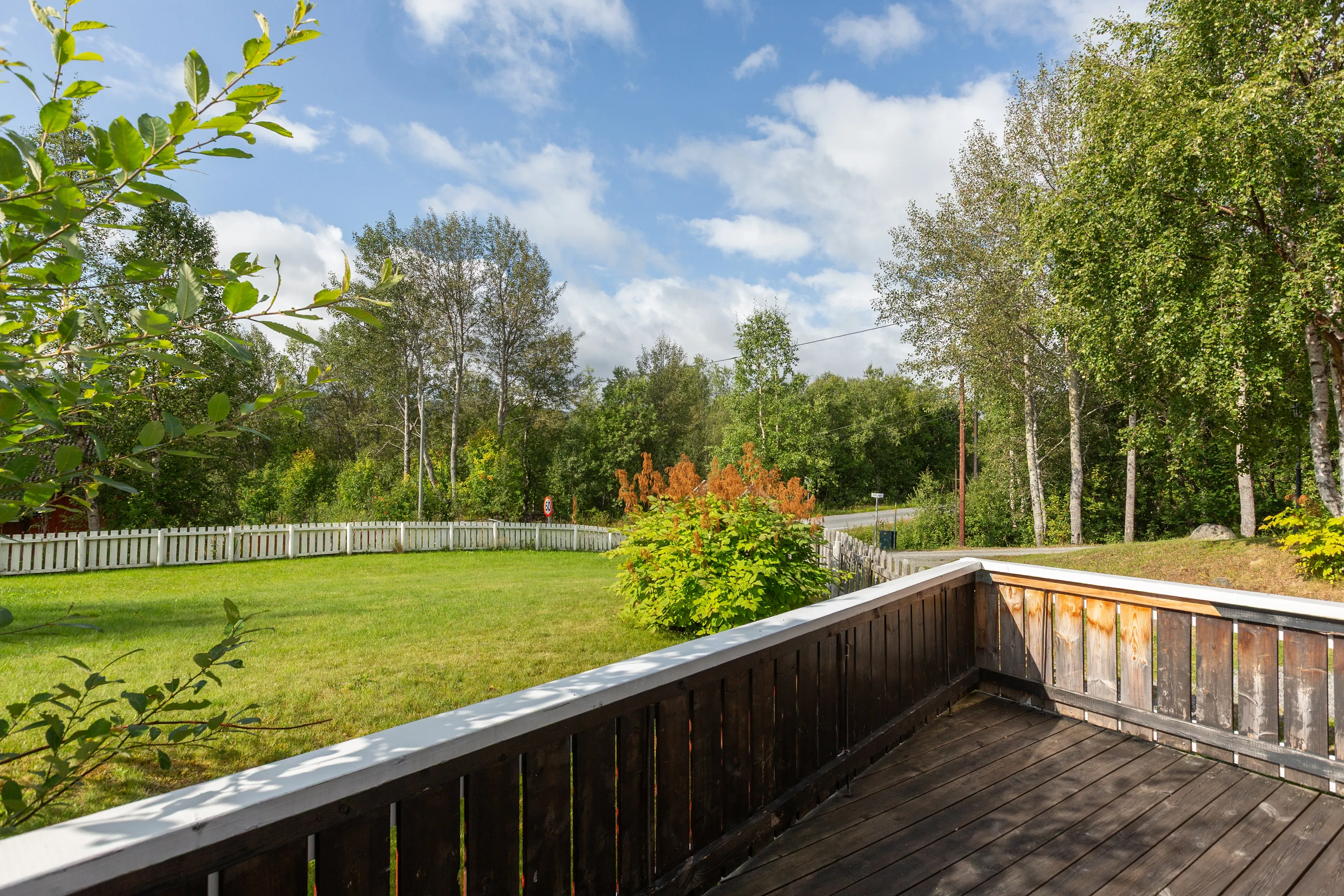 1970s Norwegian House with Solar Garage and Scenic Garden - View image 44 of 47