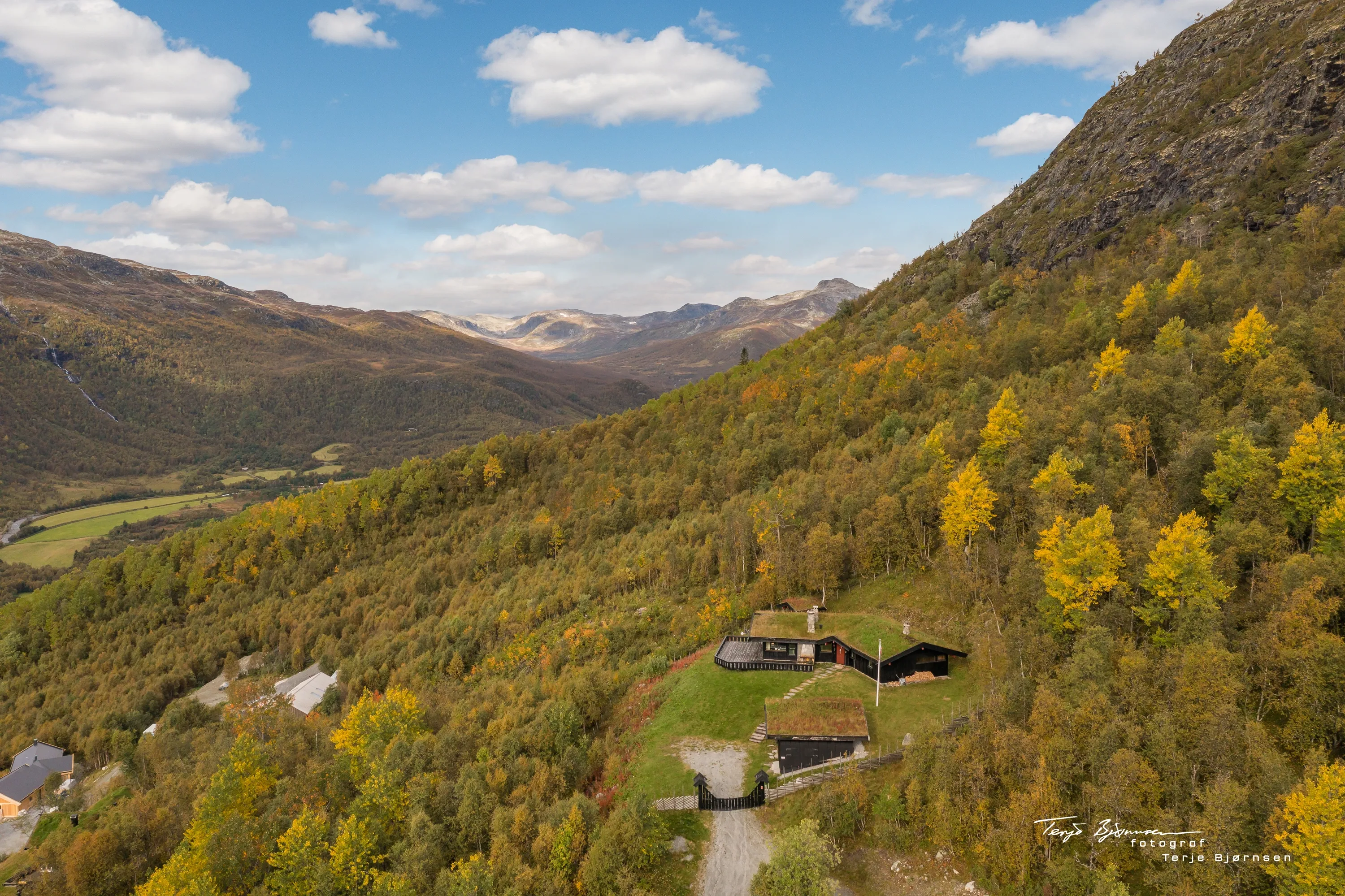 1980s Country House with Mountain Views in Hemsedal - Image 4