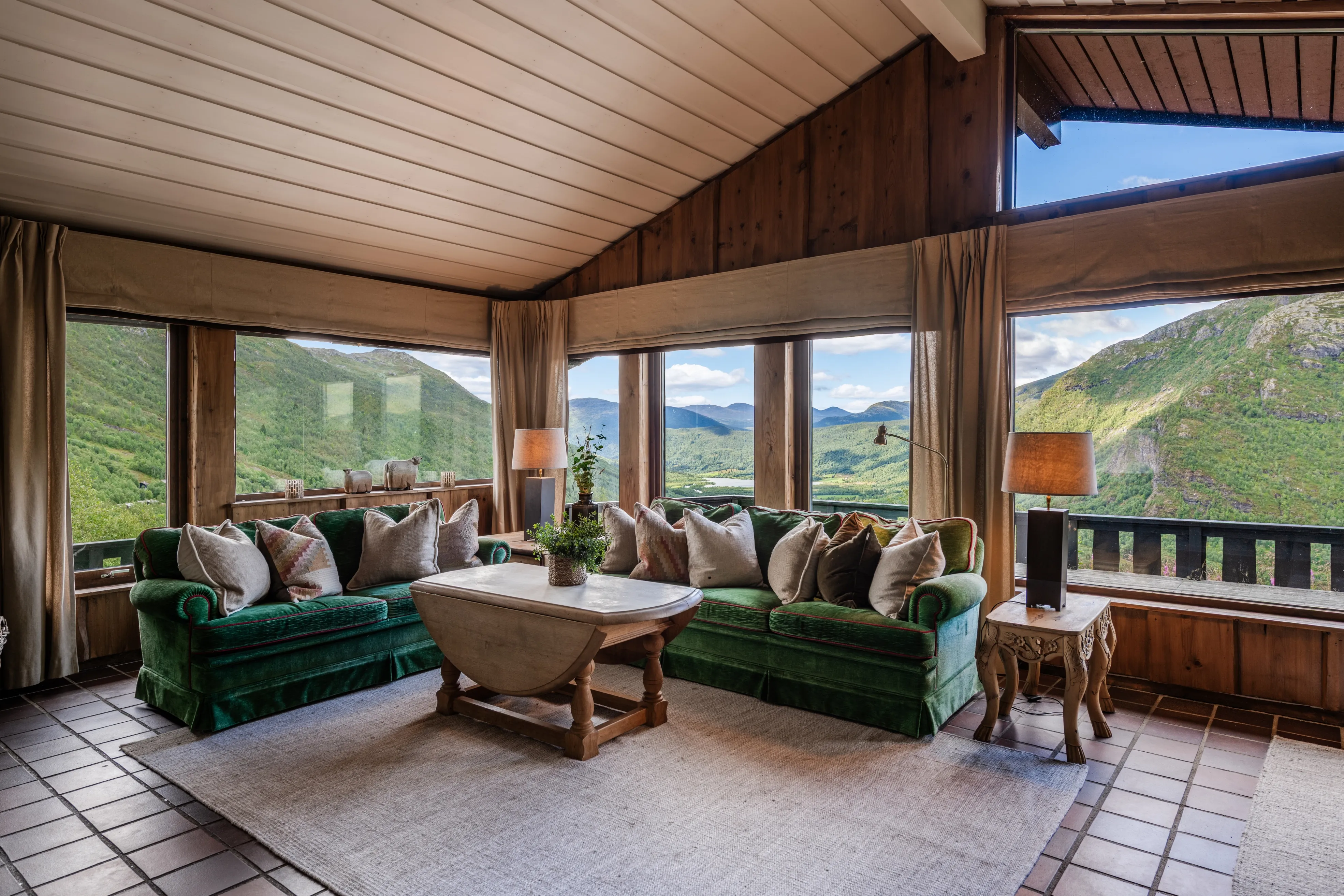 1980s Country House with Mountain Views in Hemsedal - Image 5