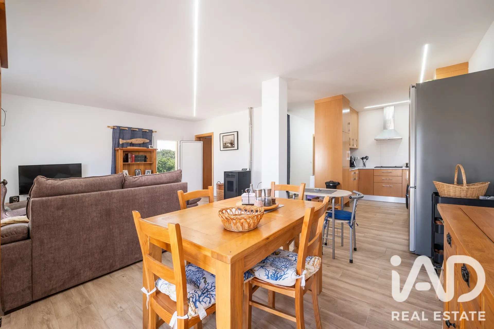 3-Bedroom Renovated House with Garden and Parking in Graça, Portugal - View image 9 of 40