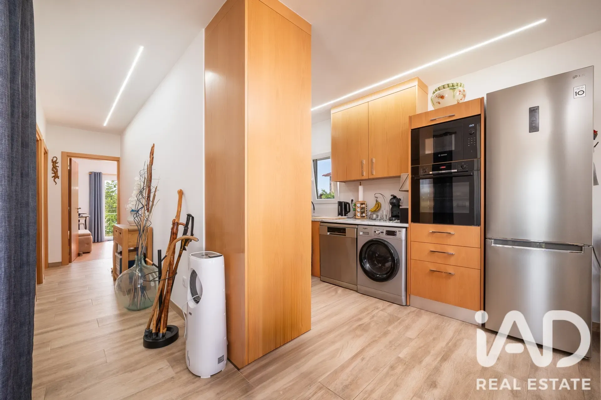 3-Bedroom Renovated House with Garden and Parking in Graça, Portugal - View image 10 of 40