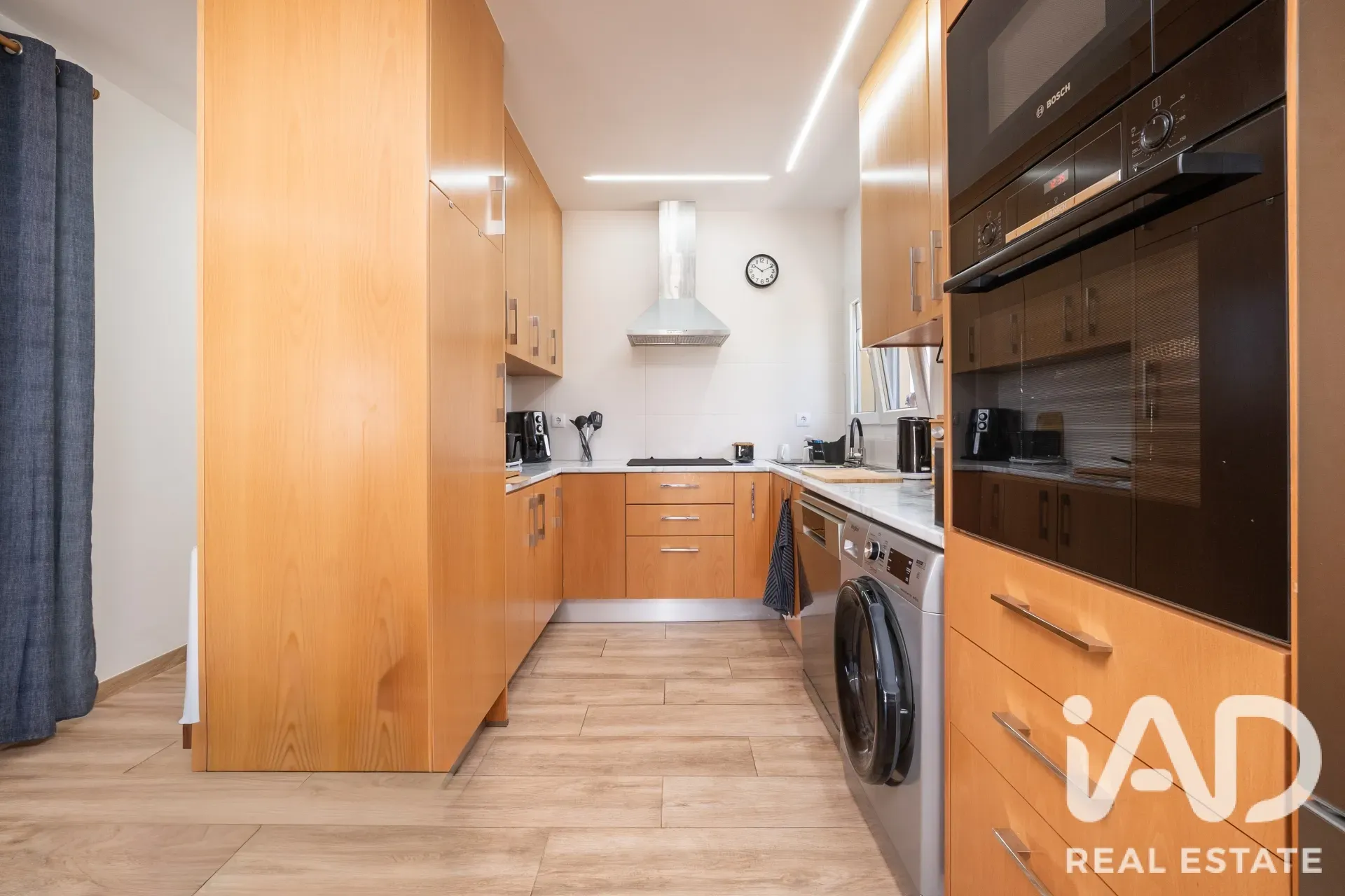 3-Bedroom Renovated House with Garden and Parking in Graça, Portugal - View image 11 of 40