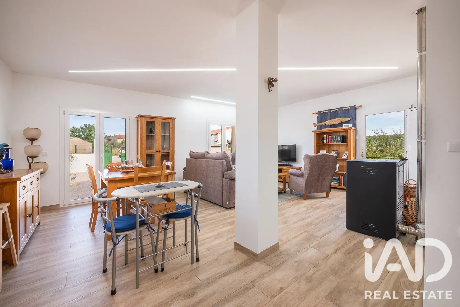 3-Bedroom Renovated House with Garden and Parking in Graça, Portugal - View image 12 of 40