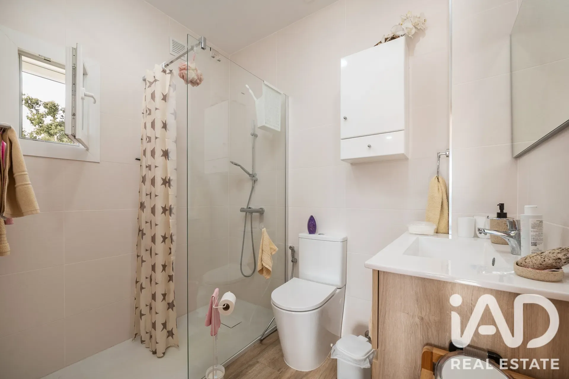3-Bedroom Renovated House with Garden and Parking in Graça, Portugal - View image 19 of 40