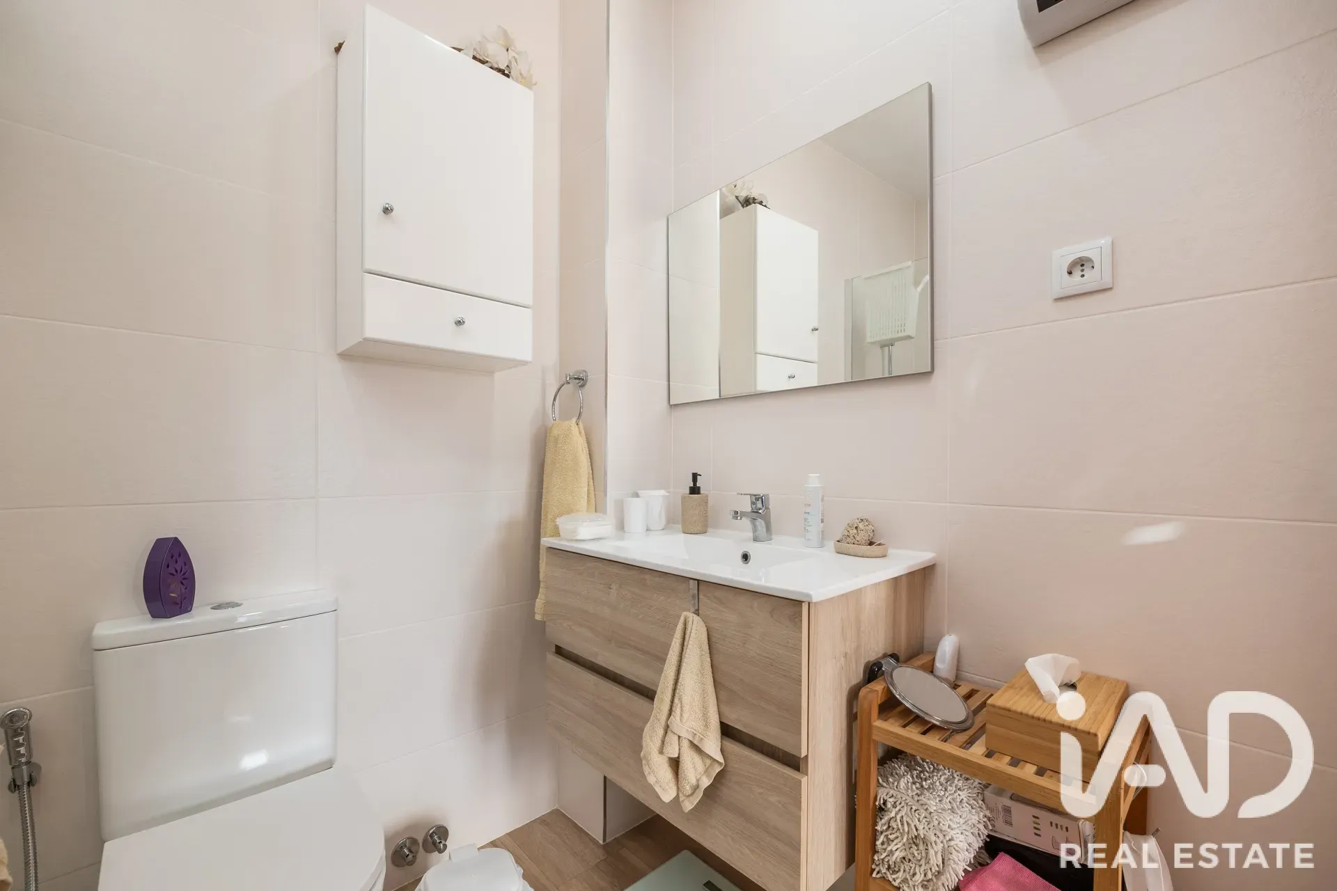 3-Bedroom Renovated House with Garden and Parking in Graça, Portugal - View image 20 of 40