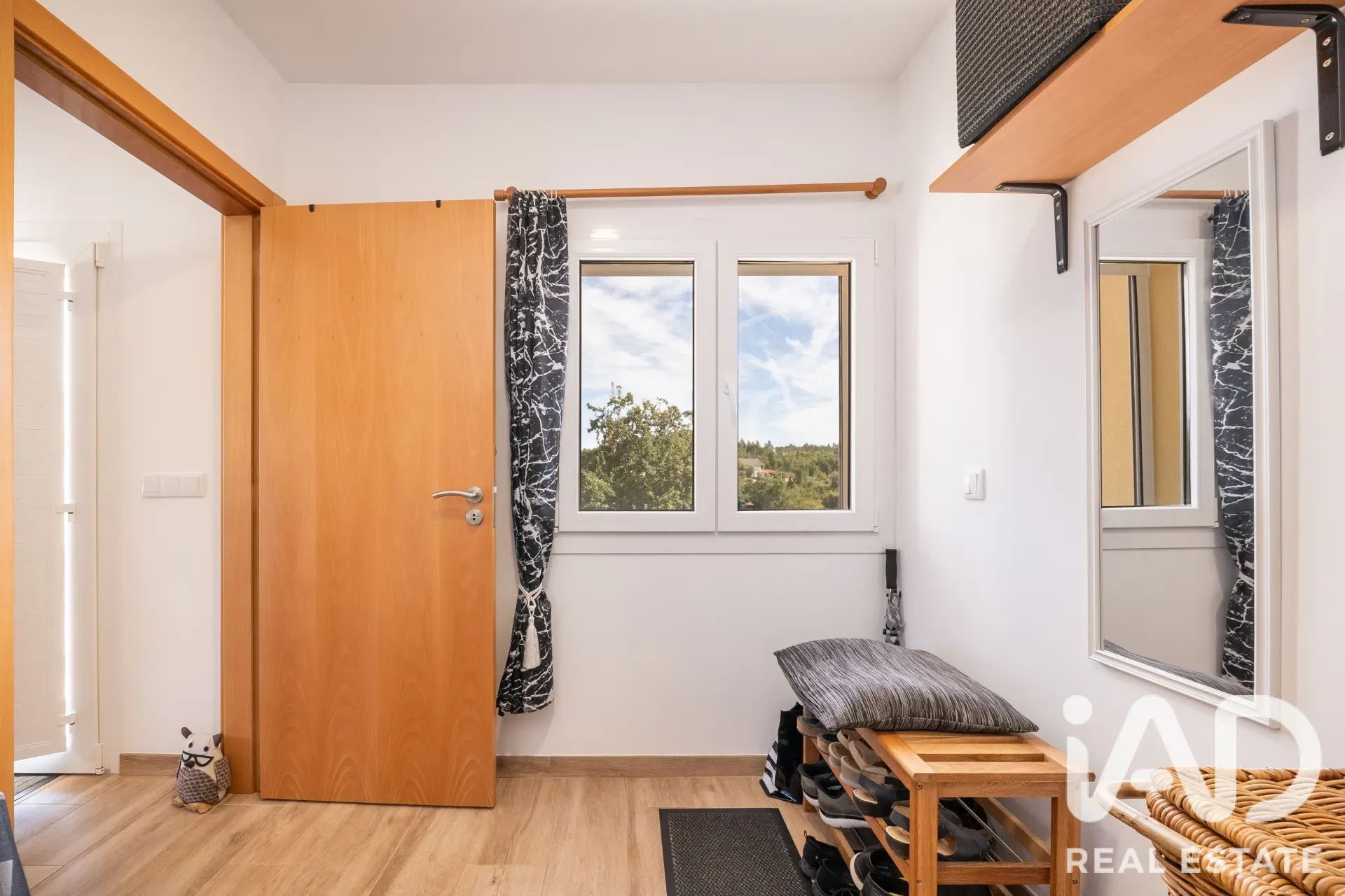 3-Bedroom Renovated House with Garden and Parking in Graça, Portugal - View image 26 of 40