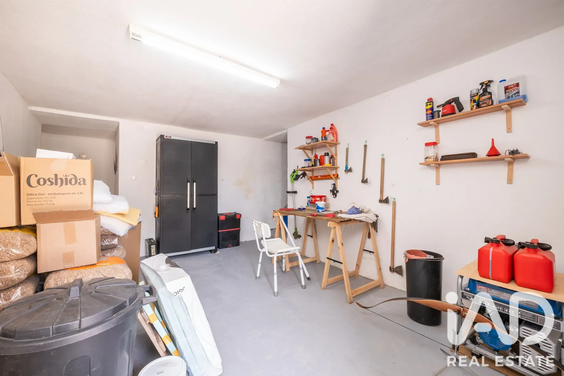 3-Bedroom Renovated House with Garden and Parking in Graça, Portugal - View image 28 of 40