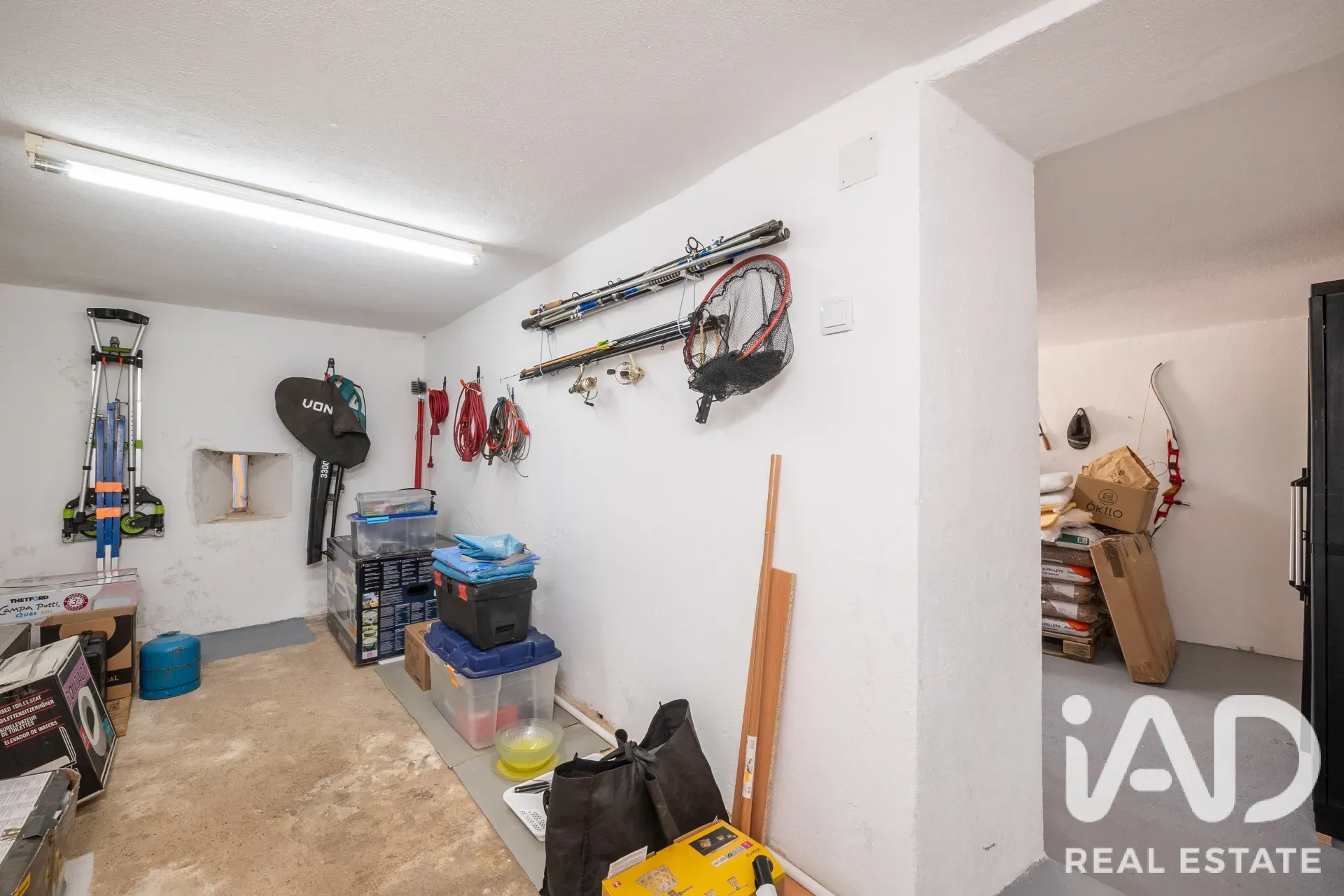 3-Bedroom Renovated House with Garden and Parking in Graça, Portugal - View image 29 of 40