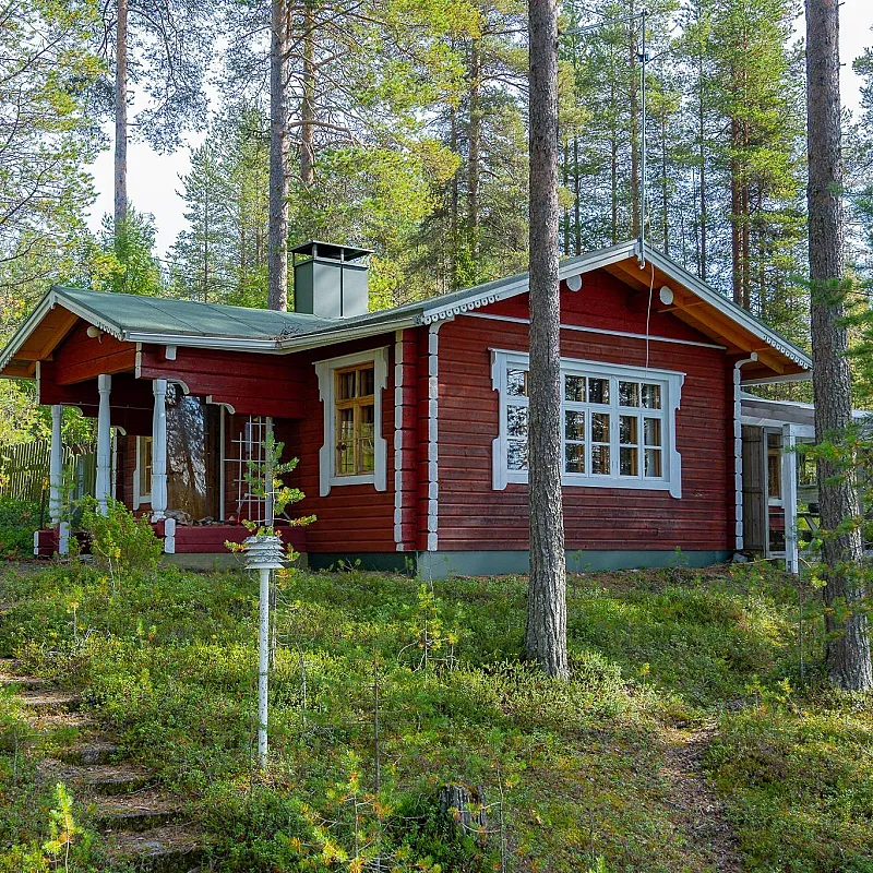 Affordable 3-Bedroom Cabin on Expansive Lakeside Lot in Kuusamo, Finland