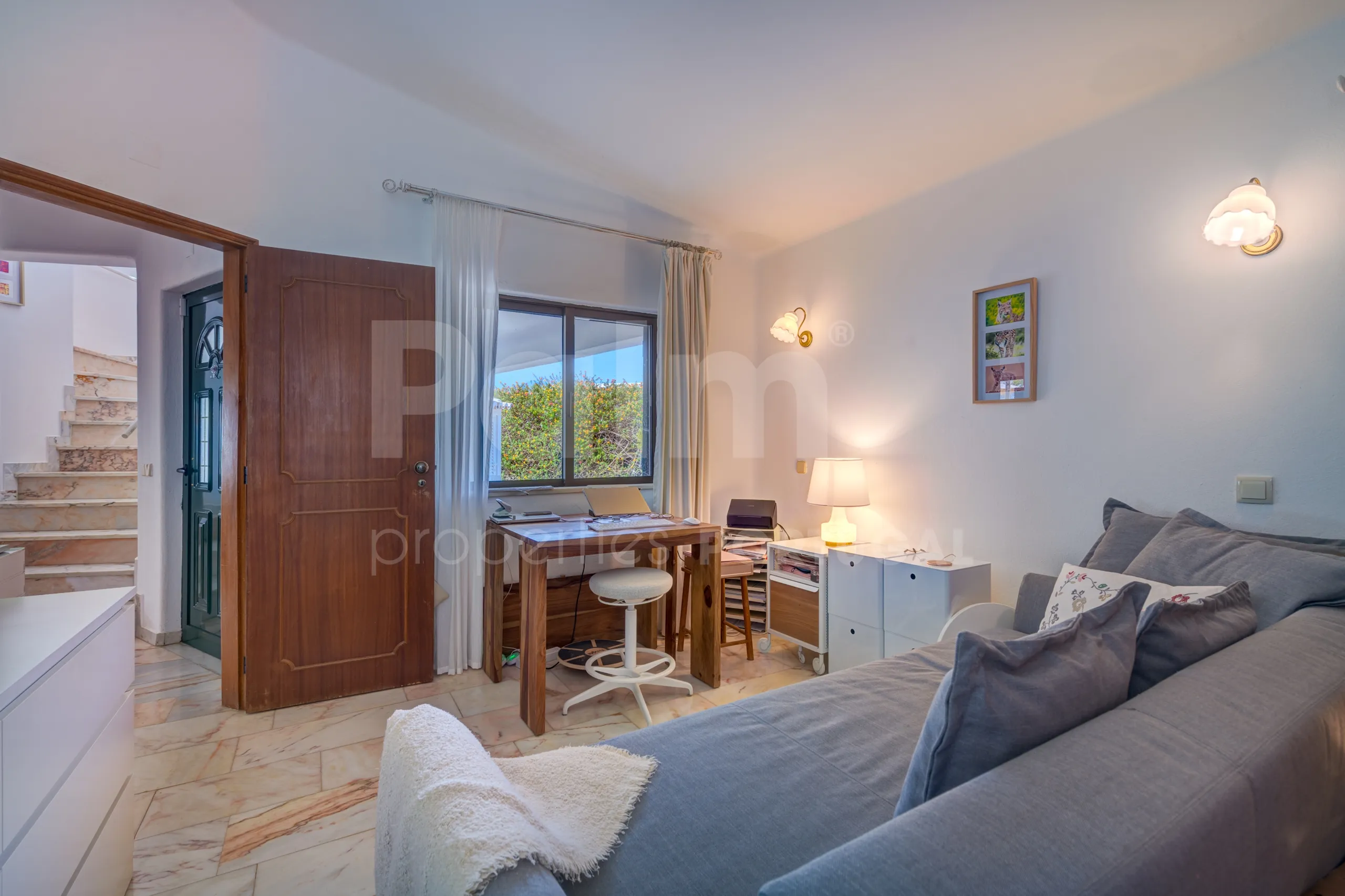 1990s Furnished Villa with Pool and Garden Near Algarve's Coastline - View image 22 of 63