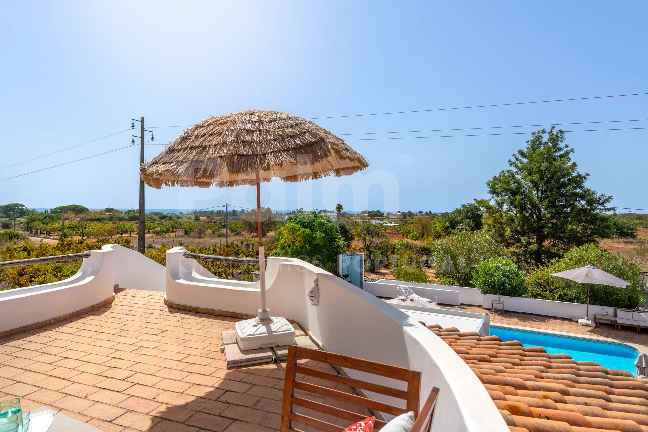 1990s Furnished Villa with Pool and Garden Near Algarve's Coastline - View image 35 of 63