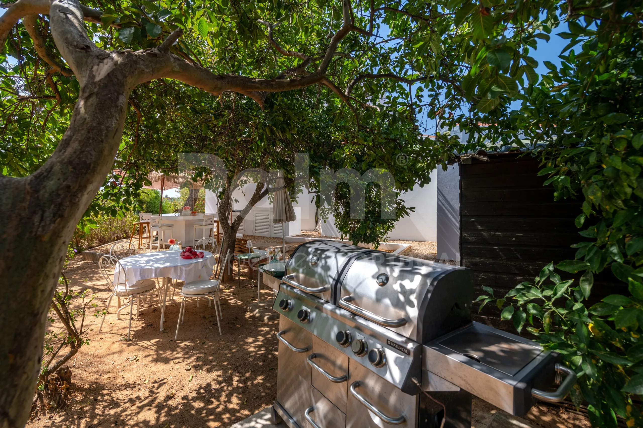 1990s Furnished Villa with Pool and Garden Near Algarve's Coastline - View image 49 of 63