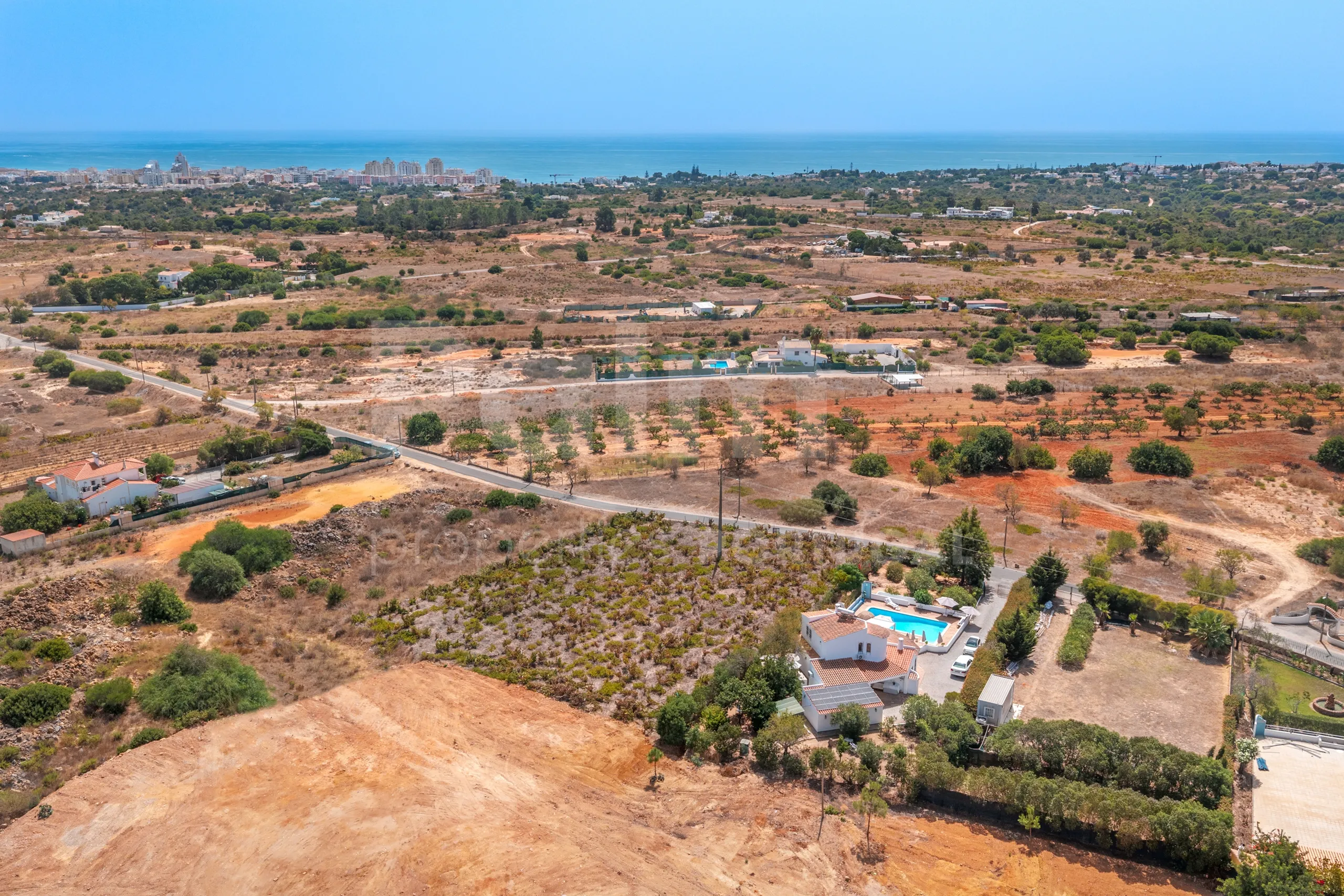 1990s Furnished Villa with Pool and Garden Near Algarve's Coastline - View image 56 of 63