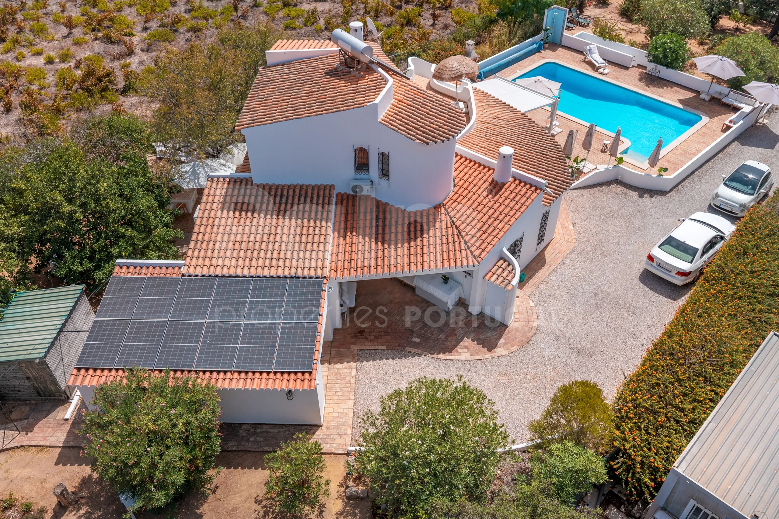 1990s Furnished Villa with Pool and Garden Near Algarve's Coastline - View image 63 of 63