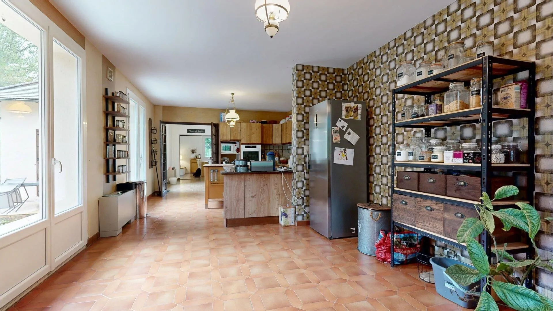1980s Family Home in Saint-Cyprien with Pool and Expansive Gardens - View image 25 of 50