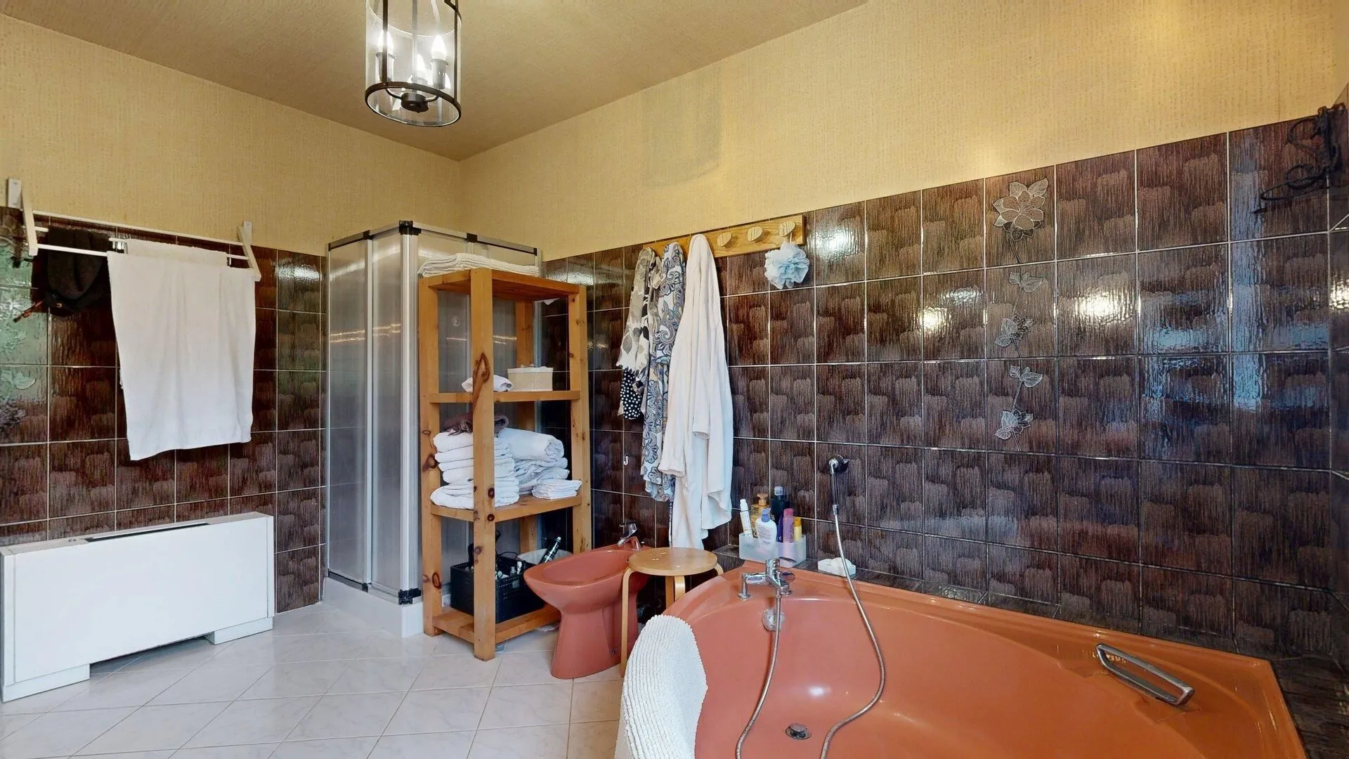 1980s Family Home in Saint-Cyprien with Pool and Expansive Gardens - View image 34 of 50