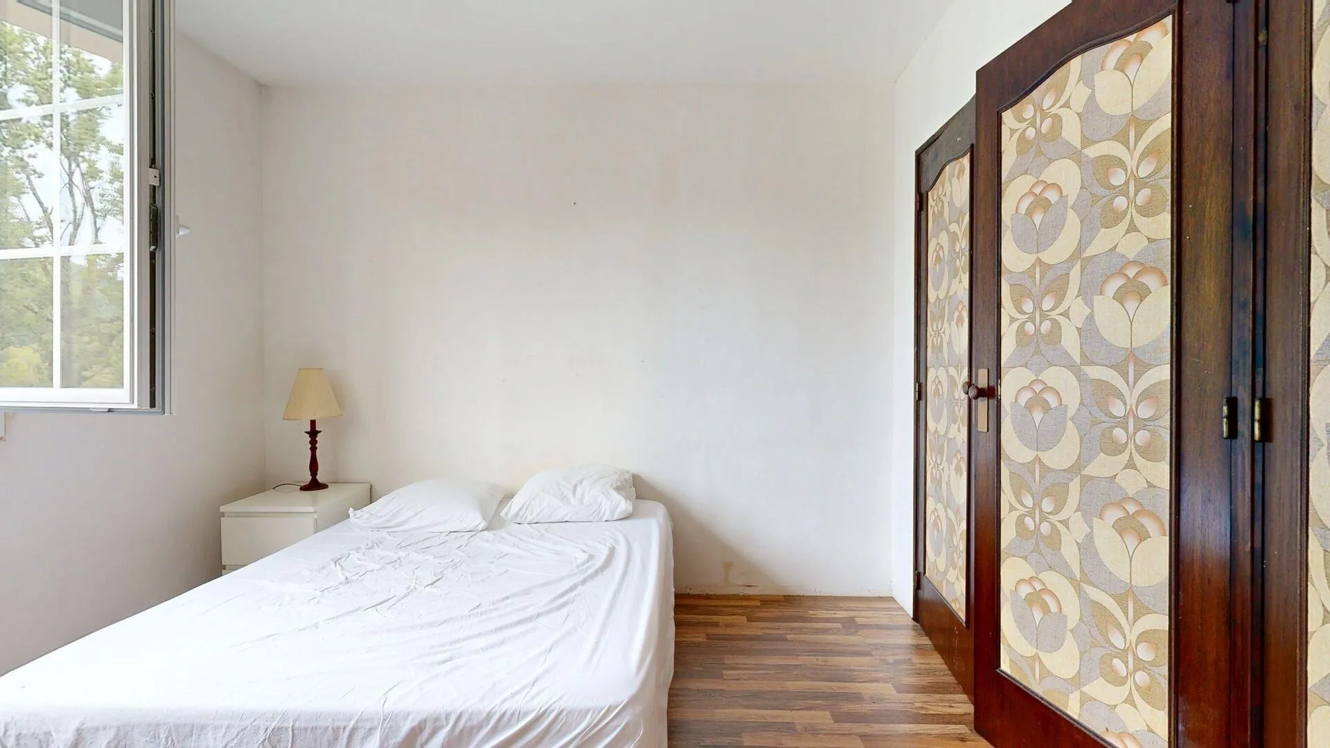 1980s Family Home in Saint-Cyprien with Pool and Expansive Gardens - View image 39 of 50