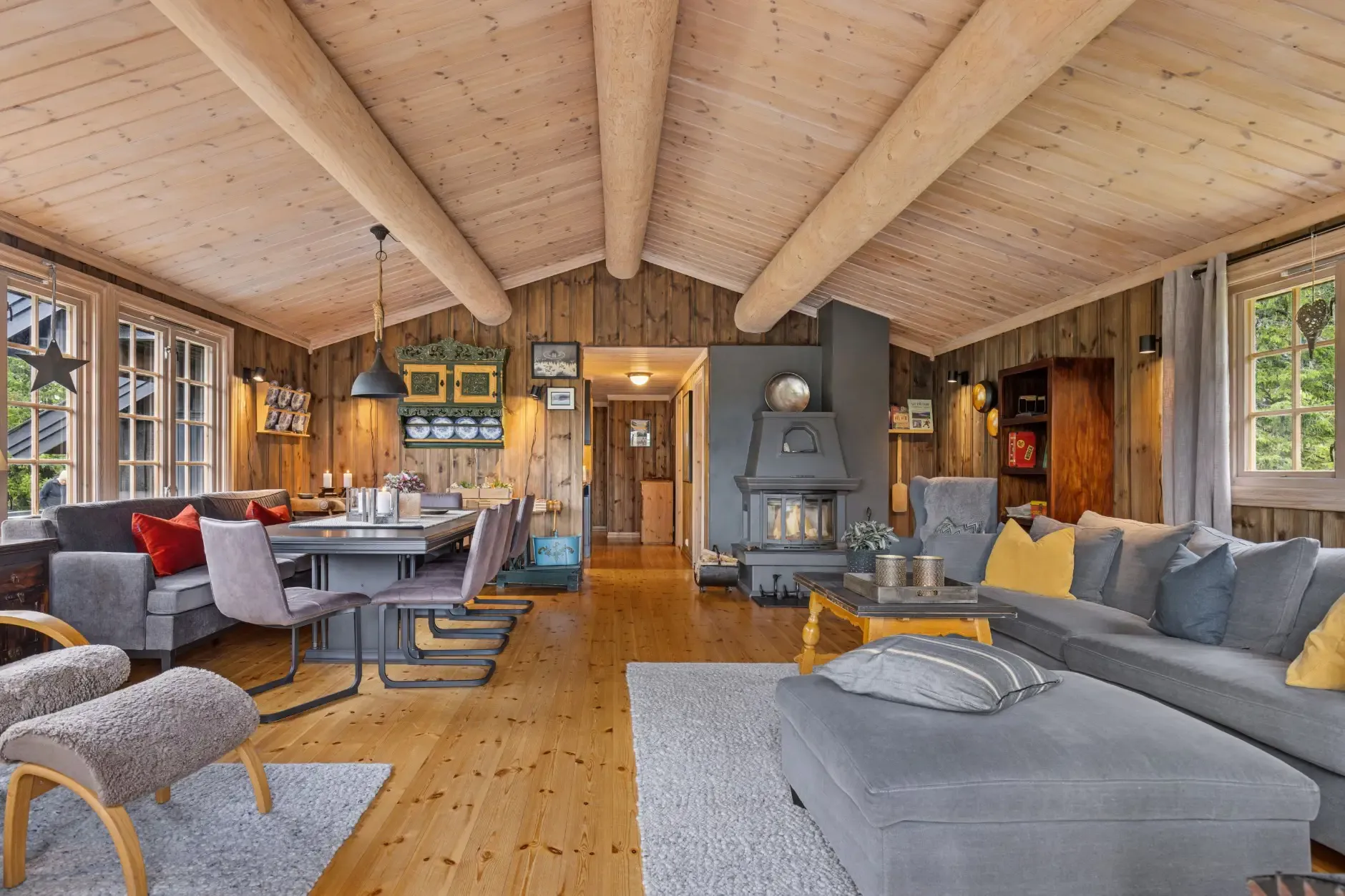 Contemporary 3-Bedroom Country House with Expansive Terrace in Eggedal - View image 10 of 31