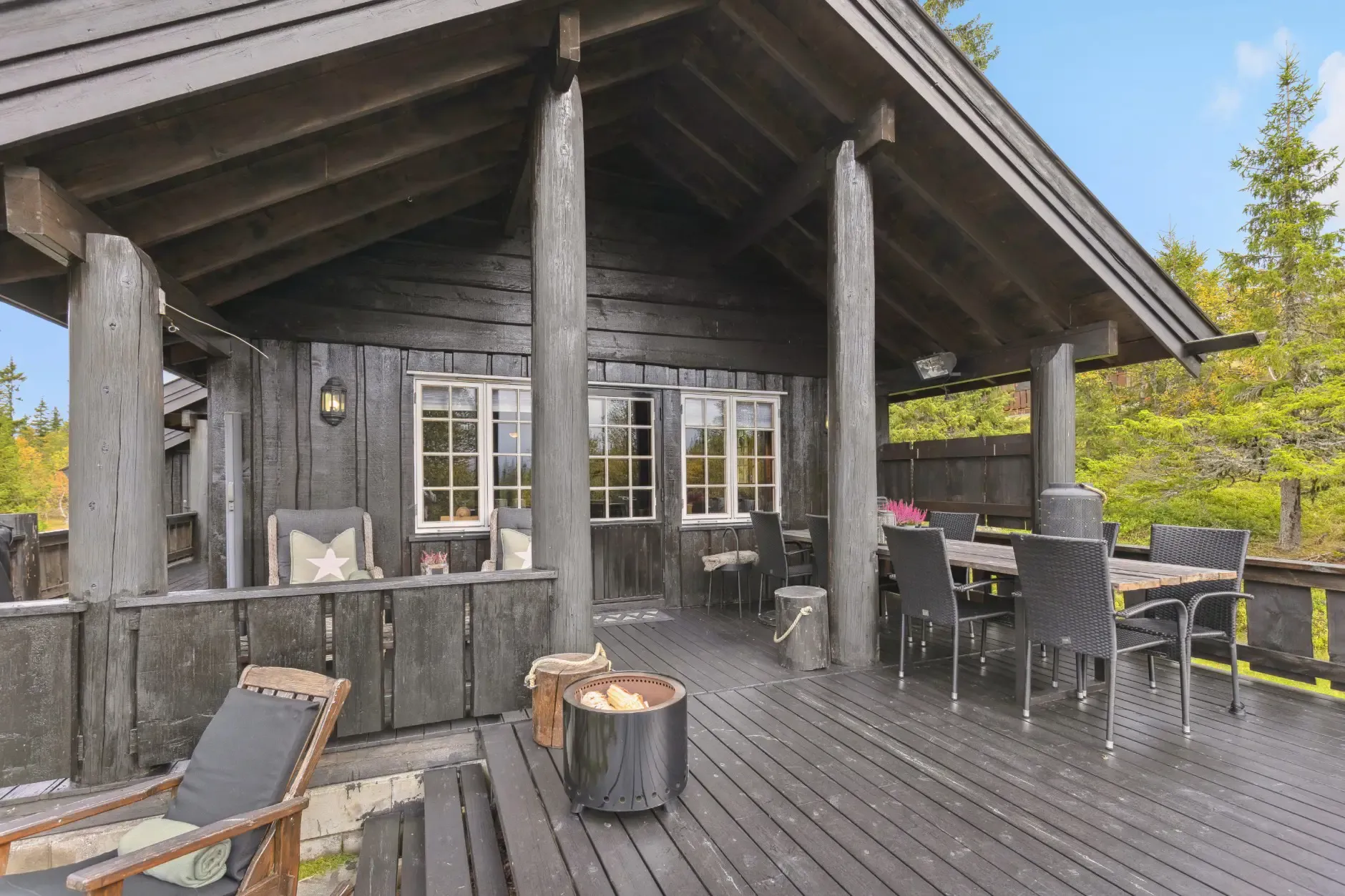 Contemporary 3-Bedroom Country House with Expansive Terrace in Eggedal - View image 14 of 31