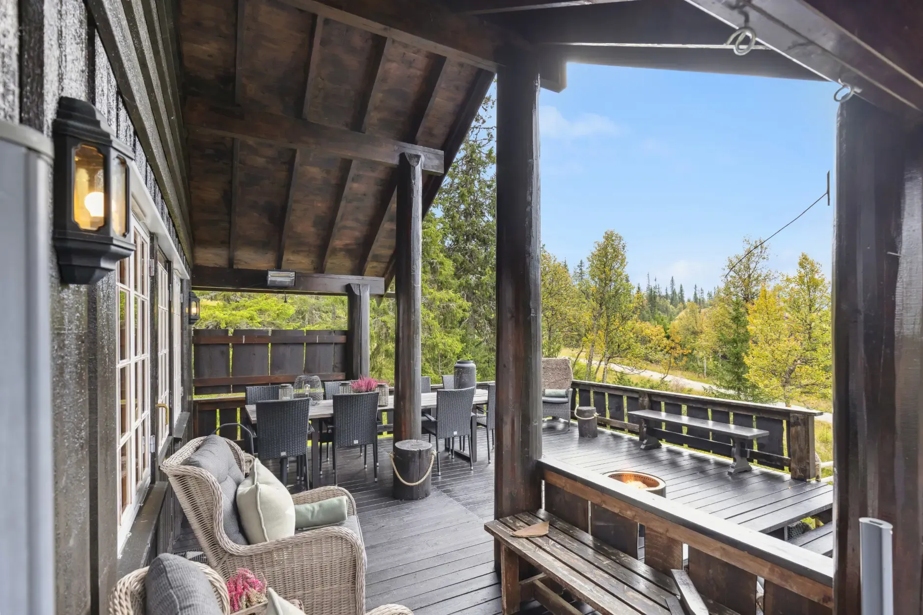 Contemporary 3-Bedroom Country House with Expansive Terrace in Eggedal - View image 15 of 31
