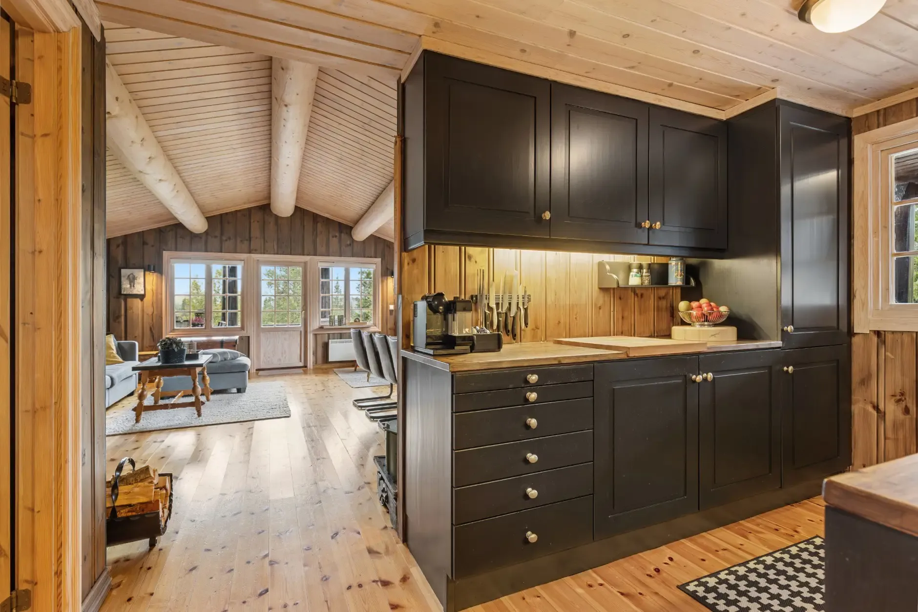 Contemporary 3-Bedroom Country House with Expansive Terrace in Eggedal - View image 20 of 31