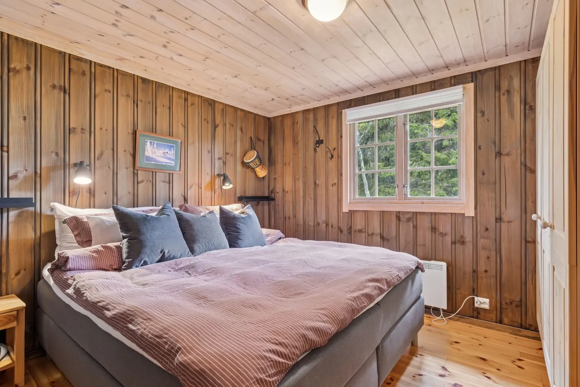 Contemporary 3-Bedroom Country House with Expansive Terrace in Eggedal - View image 21 of 31