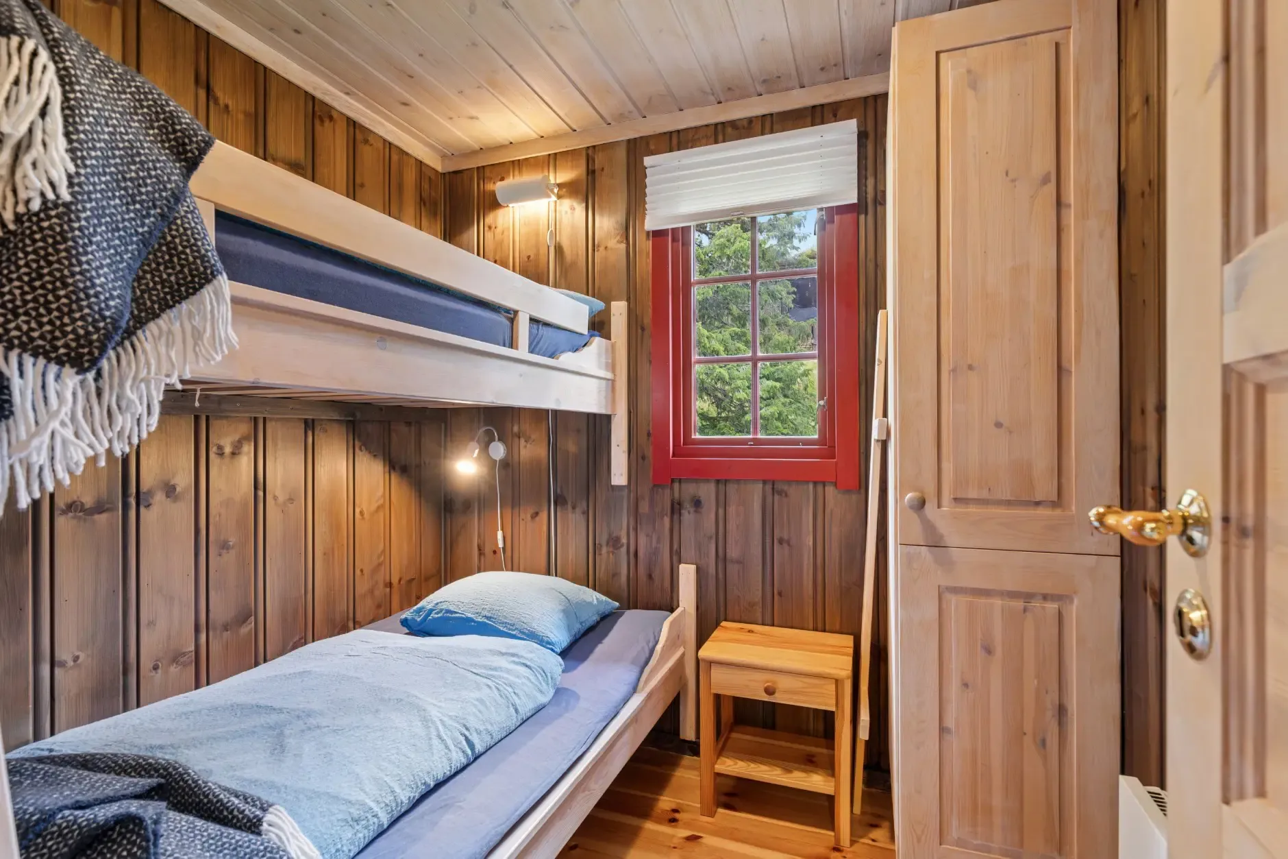 Contemporary 3-Bedroom Country House with Expansive Terrace in Eggedal - View image 23 of 31