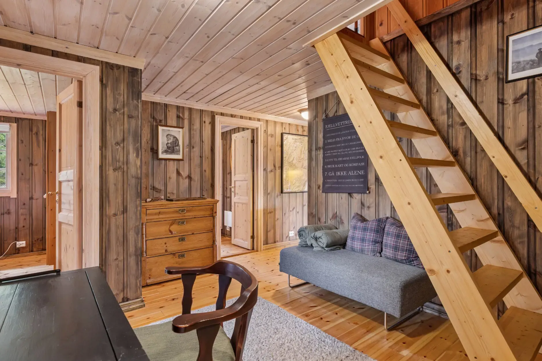 Contemporary 3-Bedroom Country House with Expansive Terrace in Eggedal - View image 27 of 31
