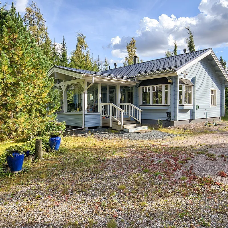 Contemporary 3-Bedroom Country House with Expansive Garden in Tammela