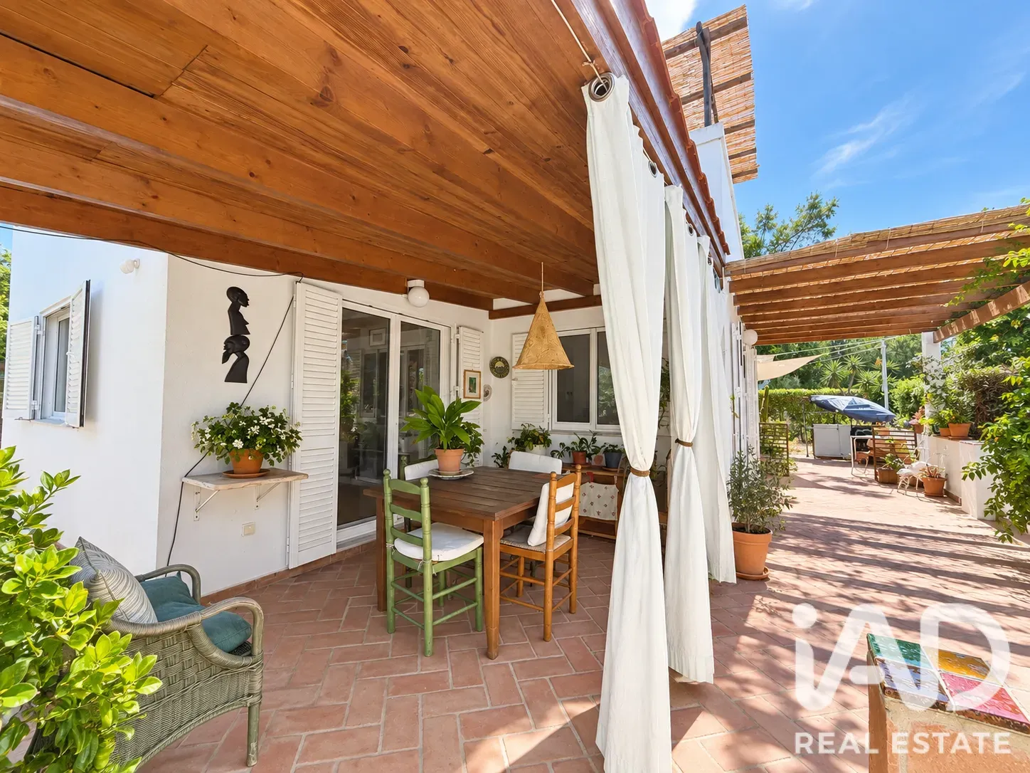Contemporary 3-Bedroom House with Pool and Garden in Tavira, Portugal - View image 6 of 39